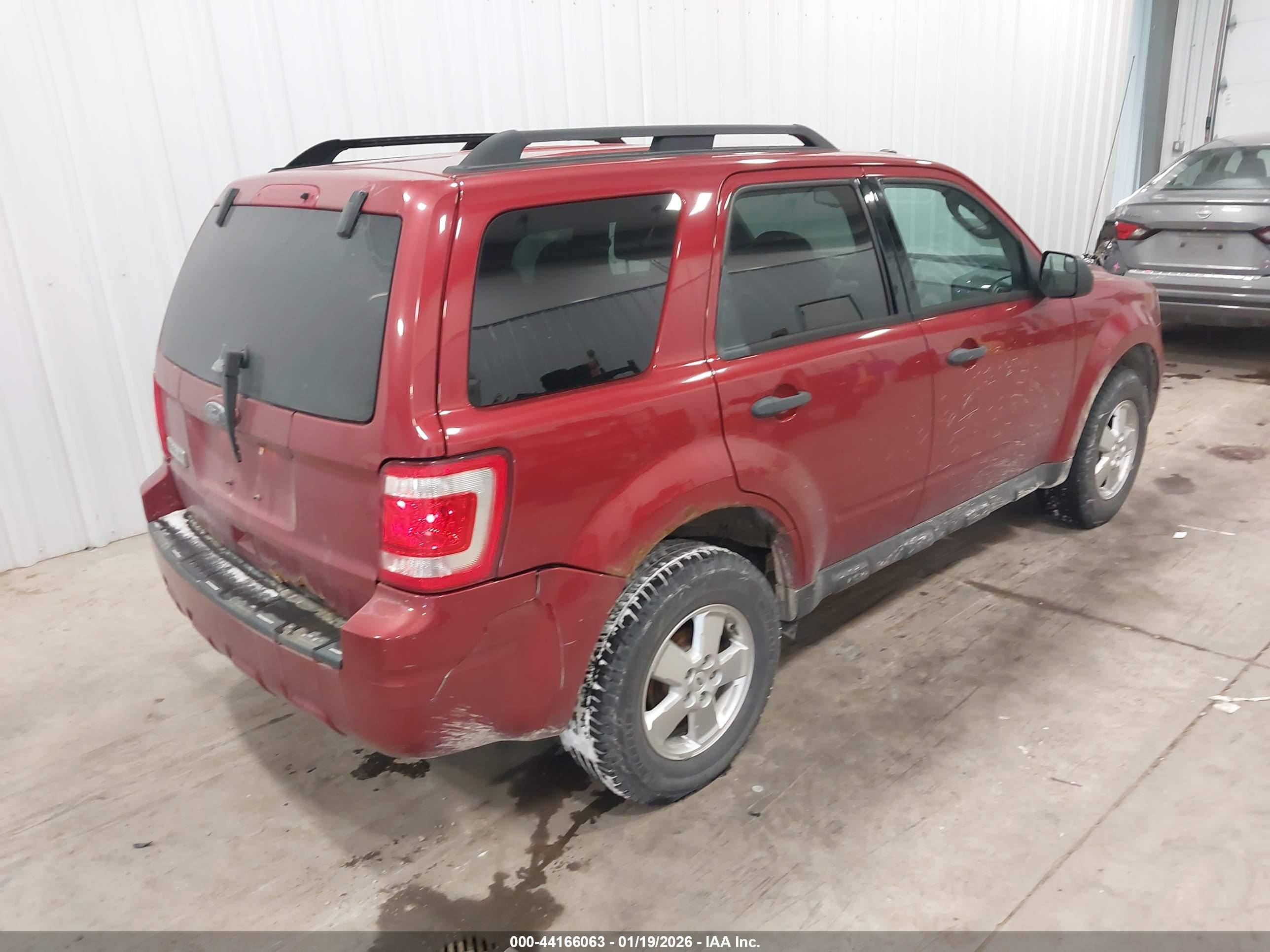 FORD ESCAPE image 4