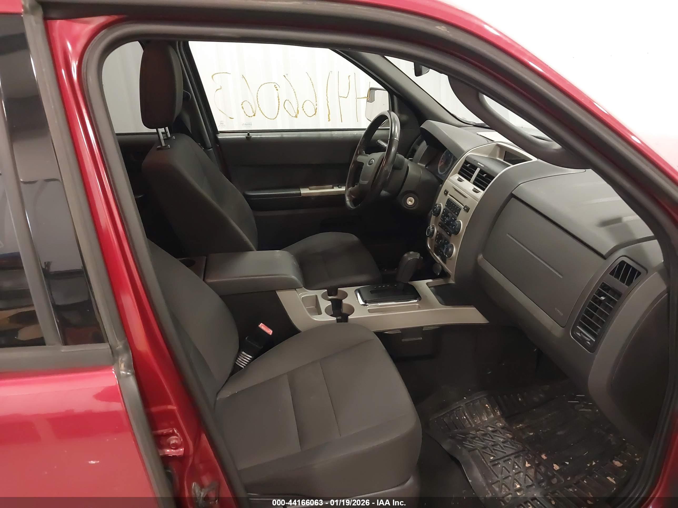 FORD ESCAPE image 5