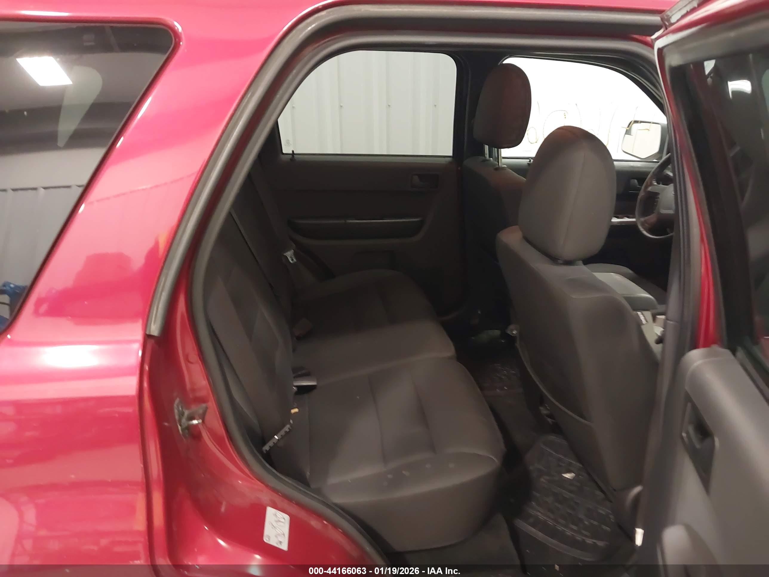 FORD ESCAPE image 8