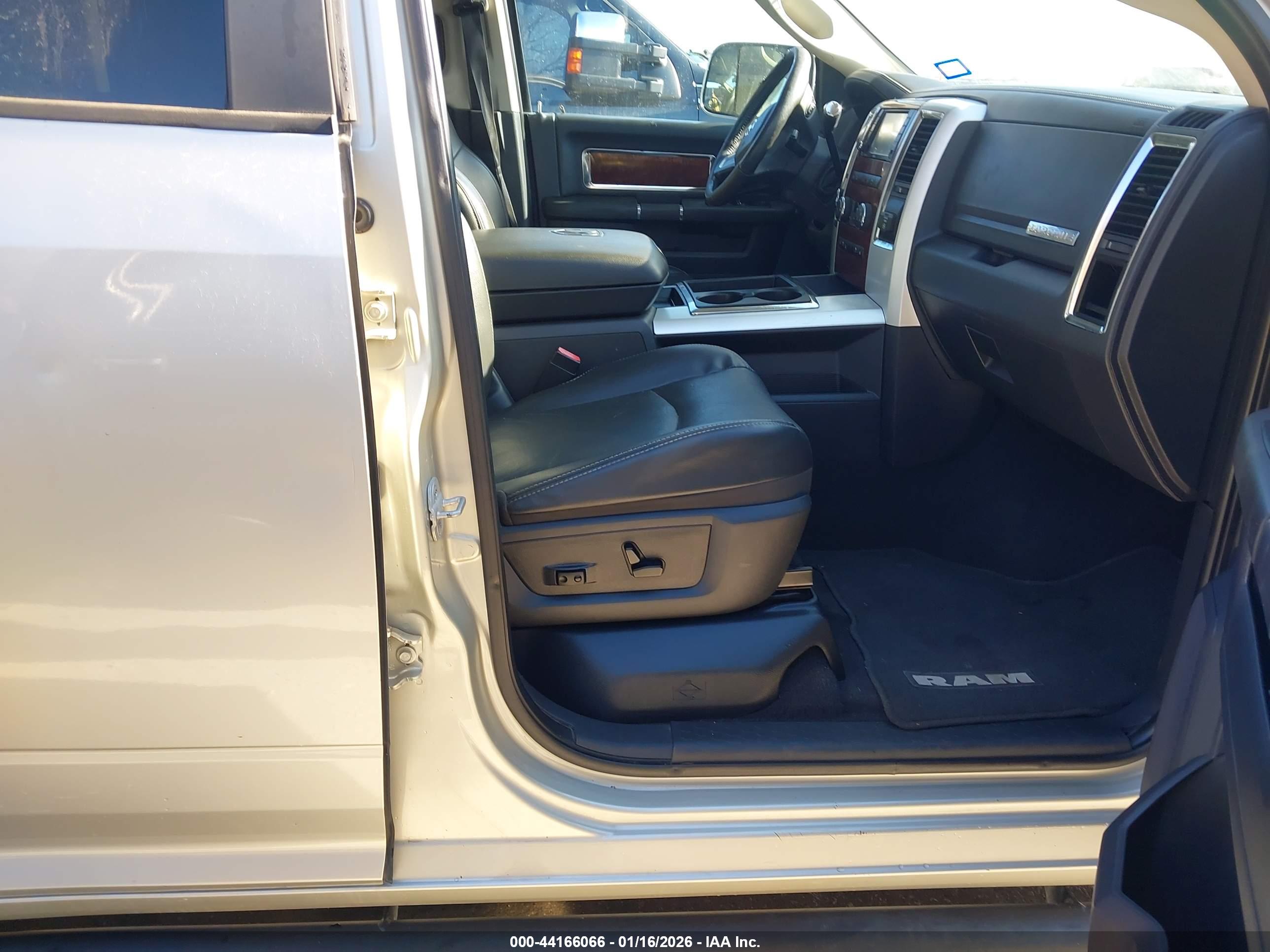 DODGE RAM image 5