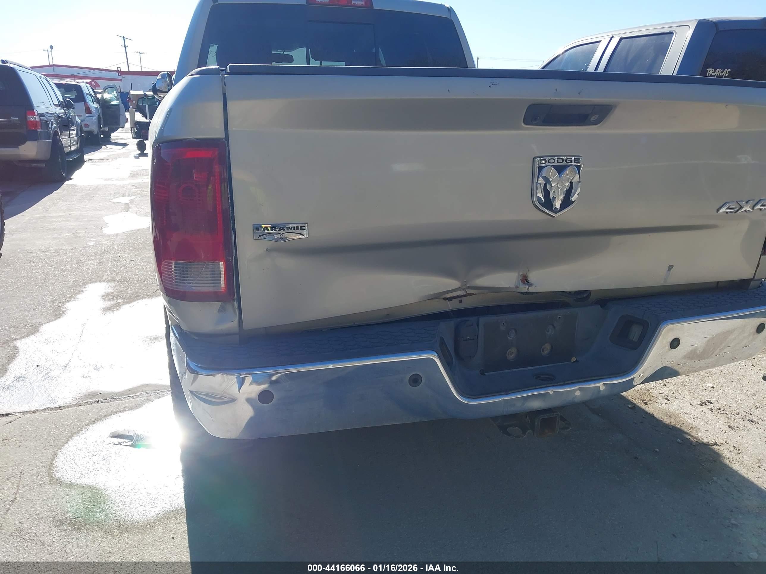 DODGE RAM image 6