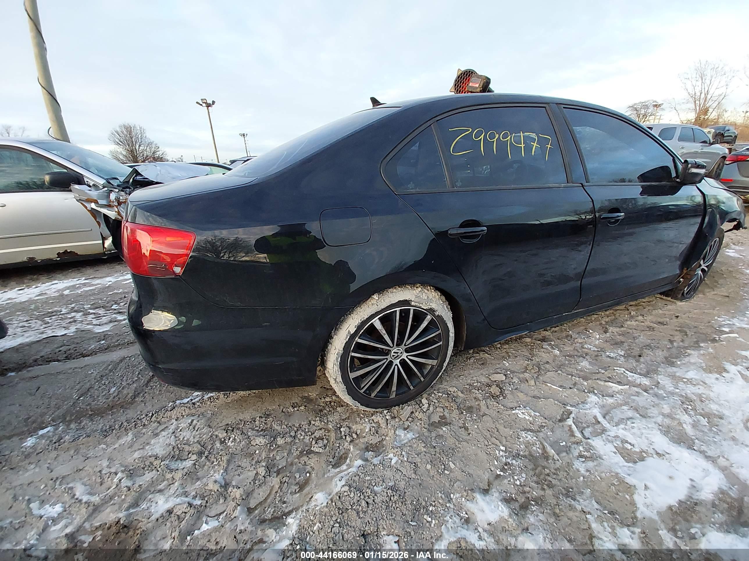 VOLKSWAGEN JETTA image 4