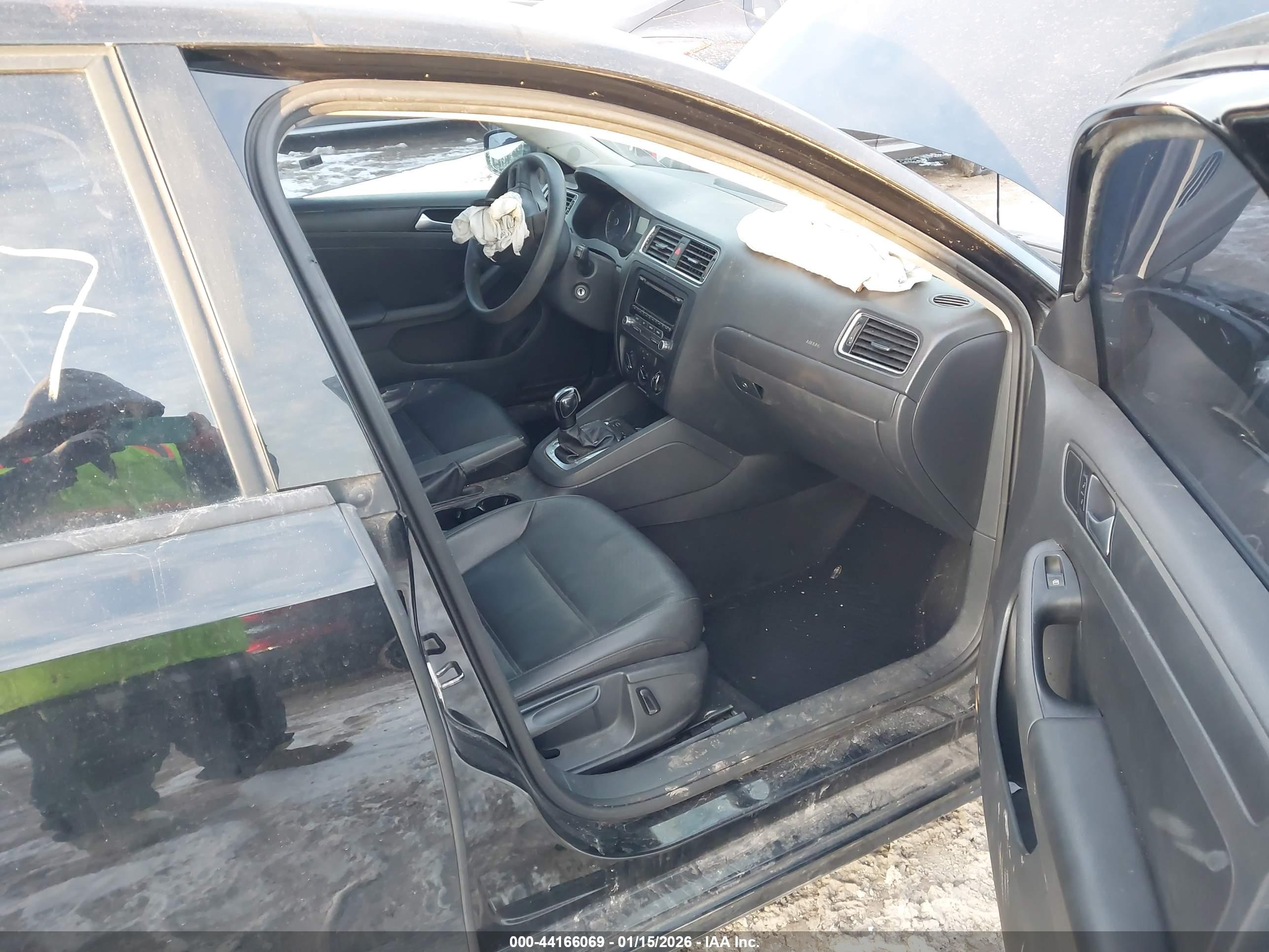 VOLKSWAGEN JETTA image 5