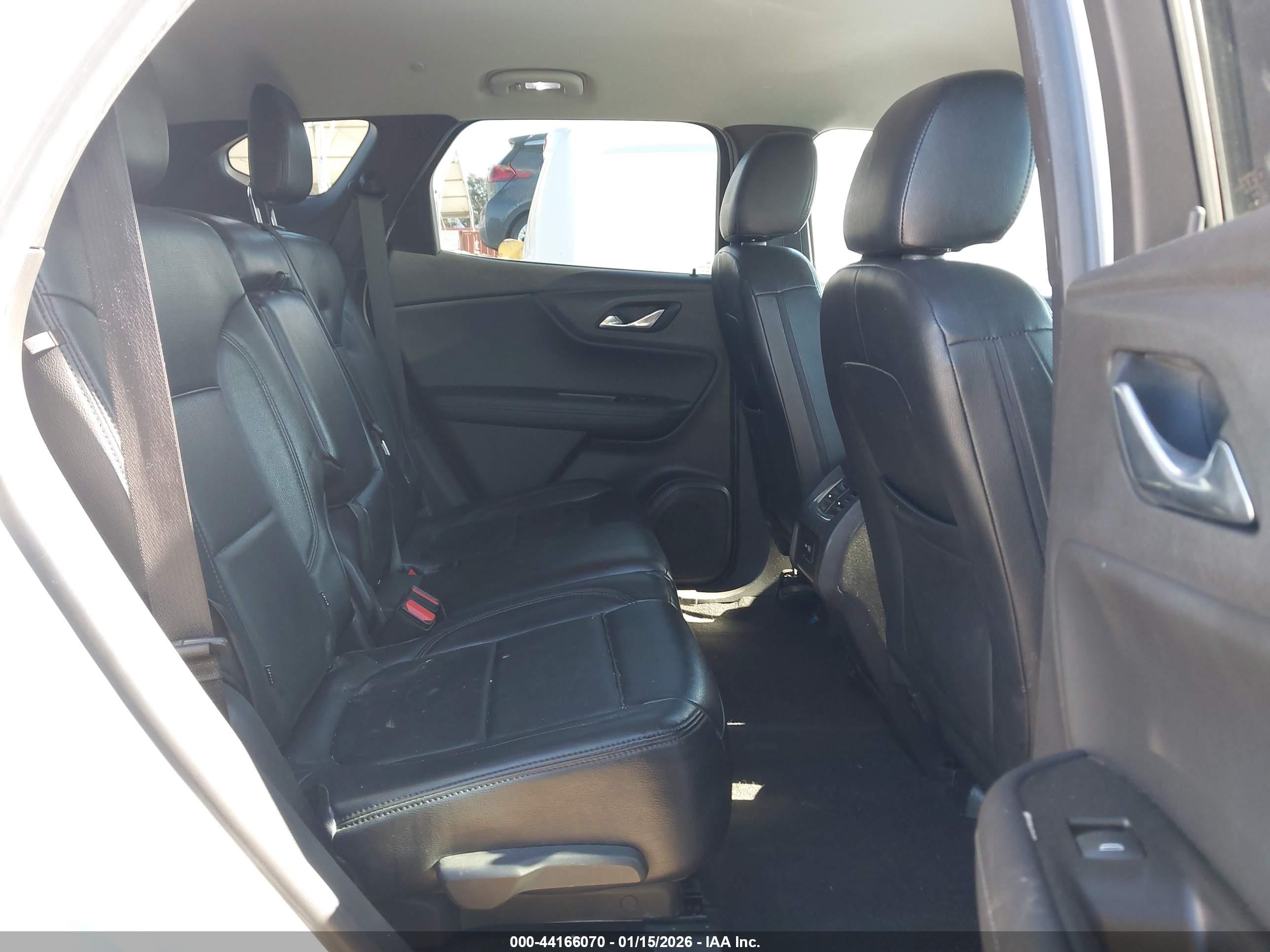 CHEVROLET BLAZER image 8