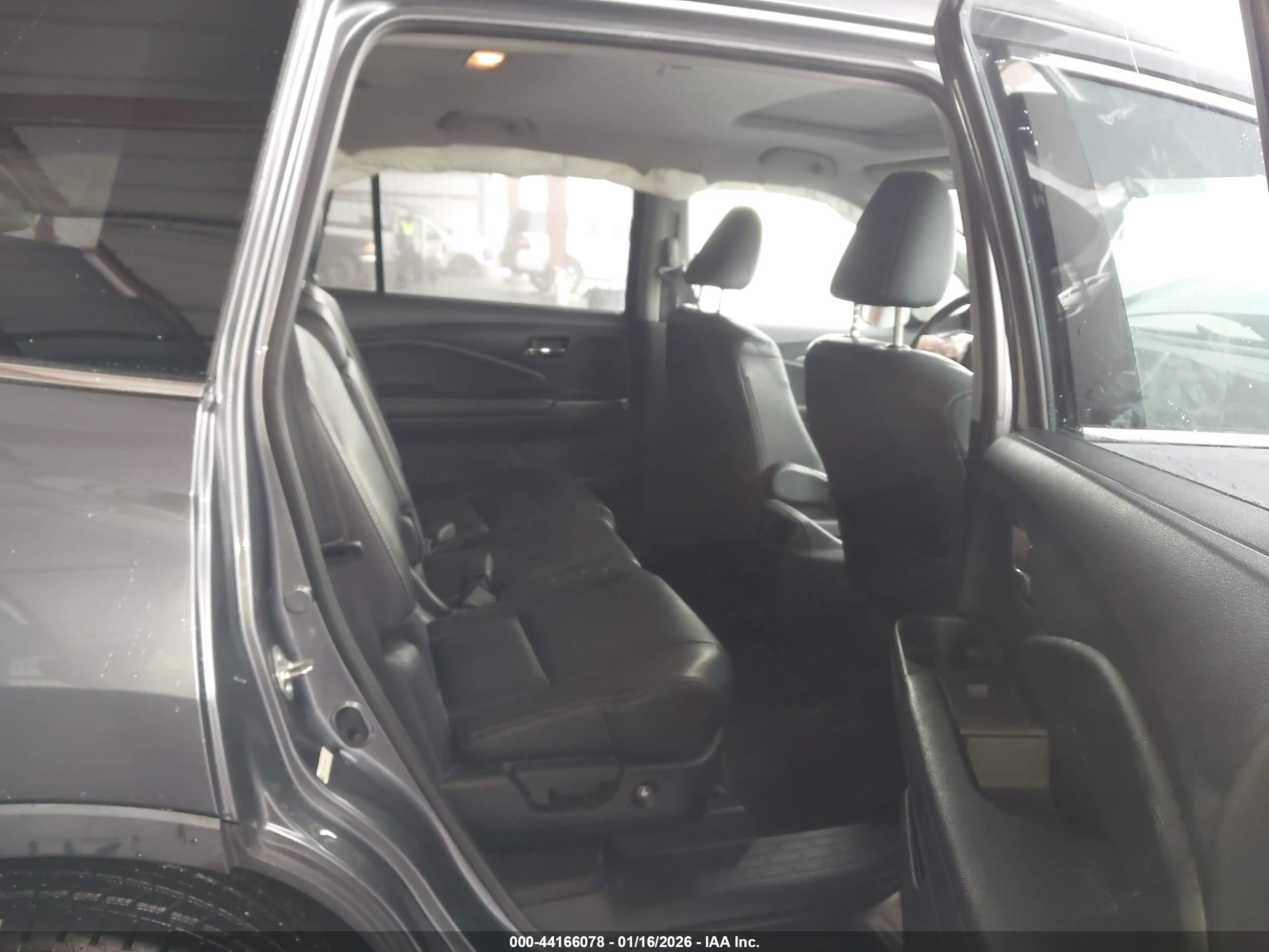 HONDA PILOT image 8