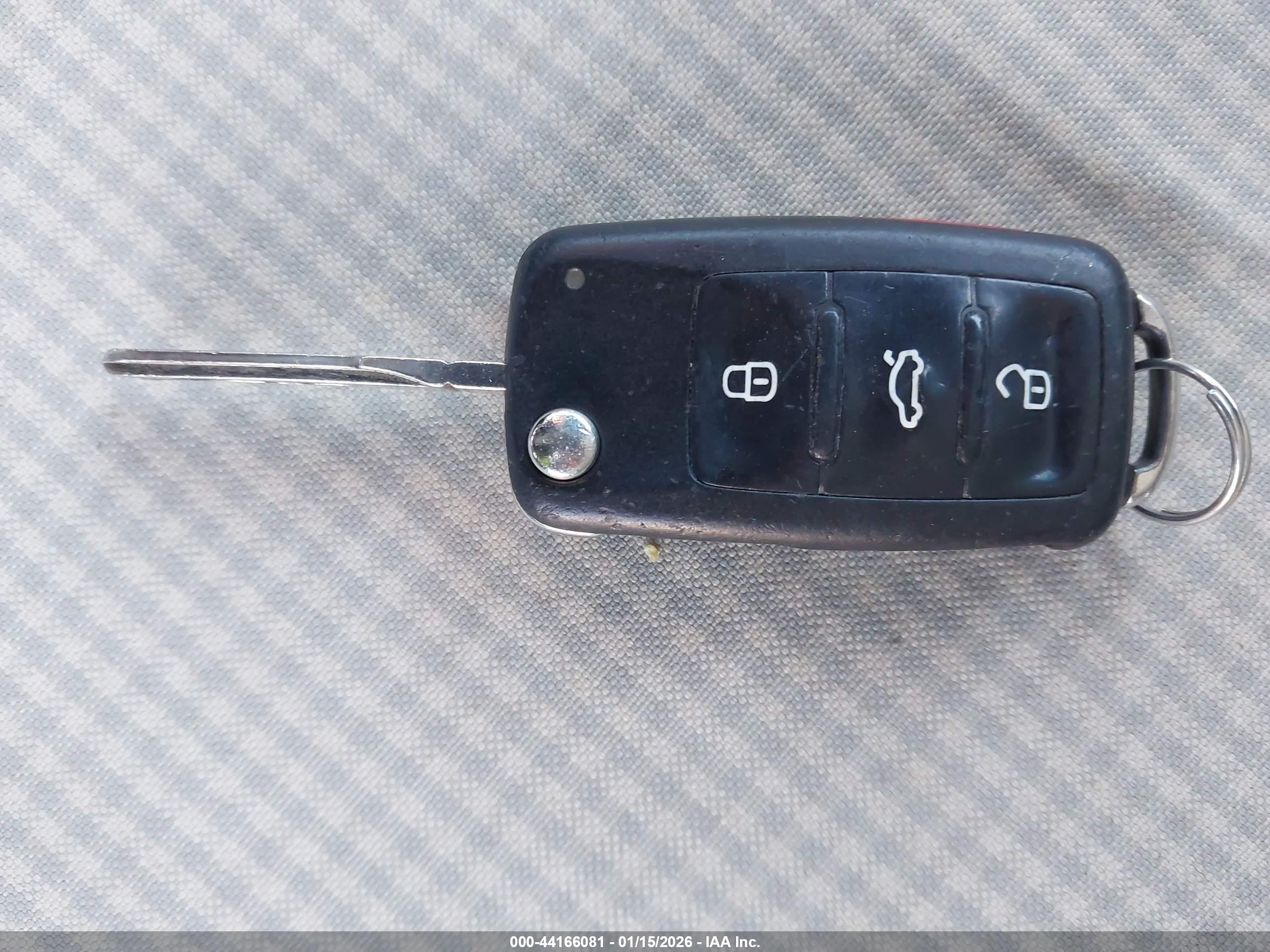 VOLKSWAGEN BEETLE image 11