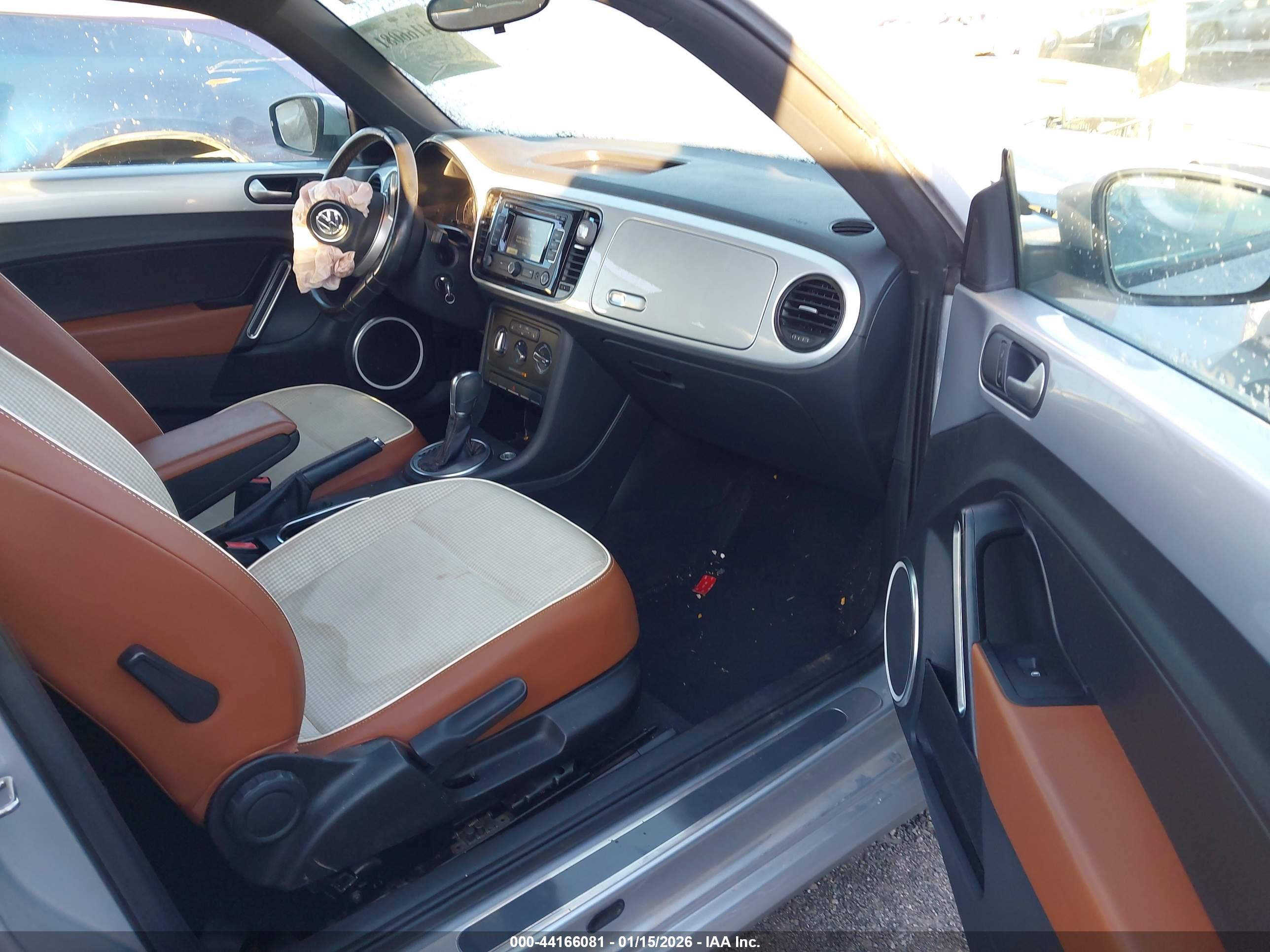 VOLKSWAGEN BEETLE image 5