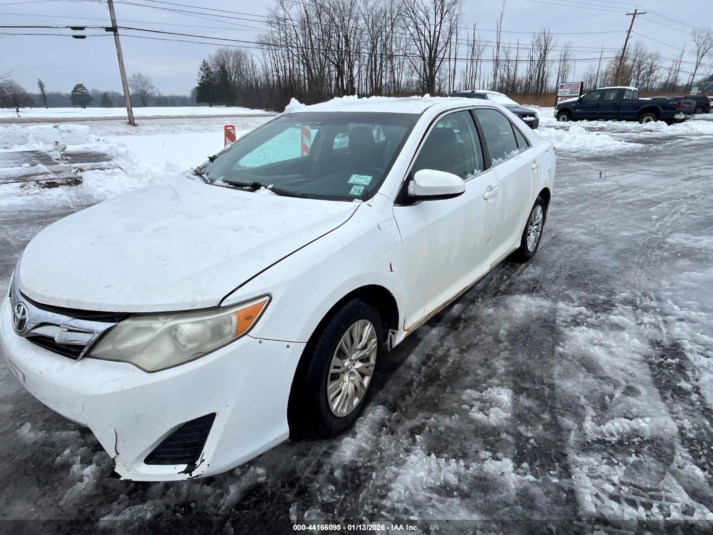 TOYOTA CAMRY image 2