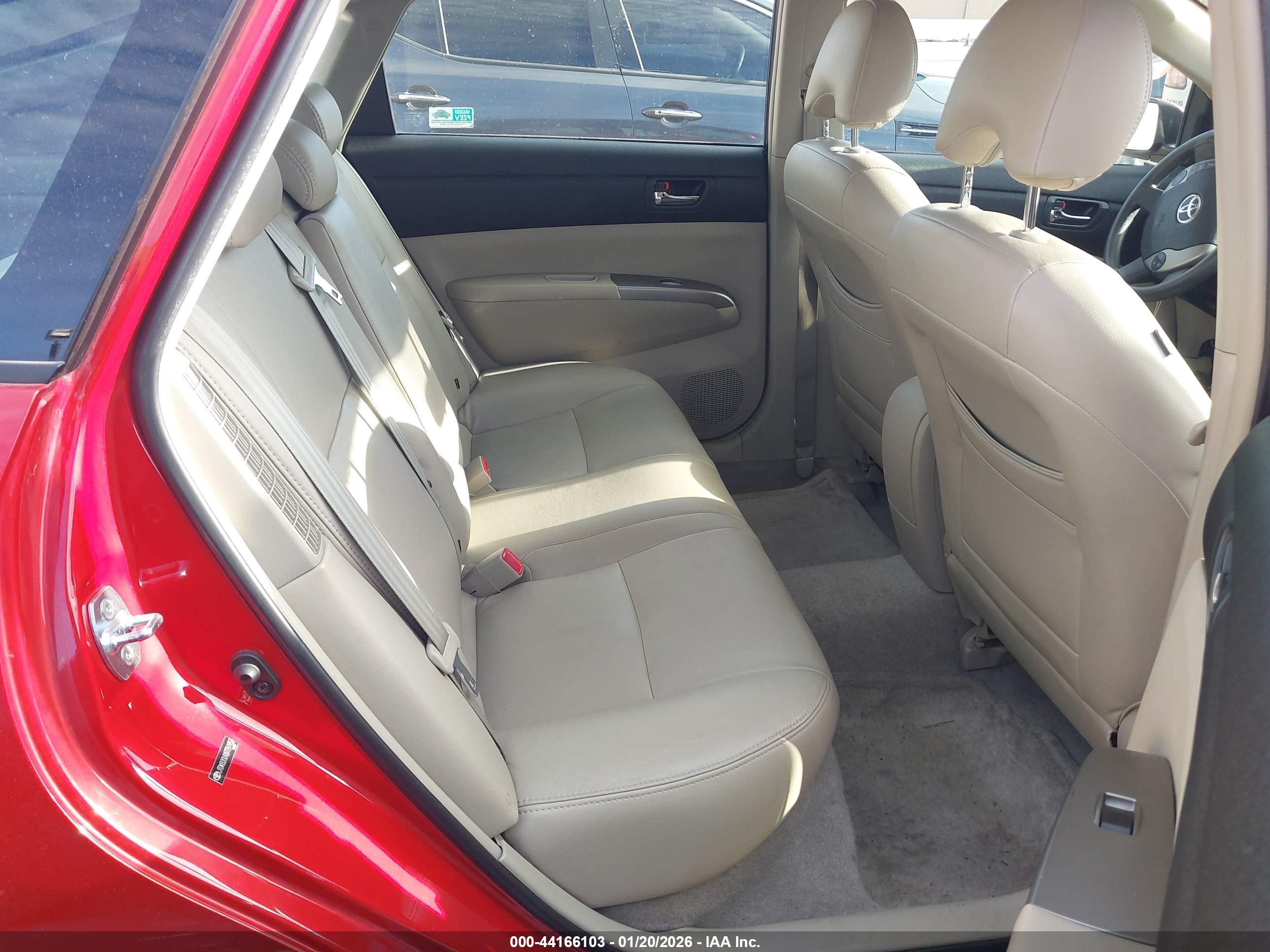 TOYOTA PRIUS image 8