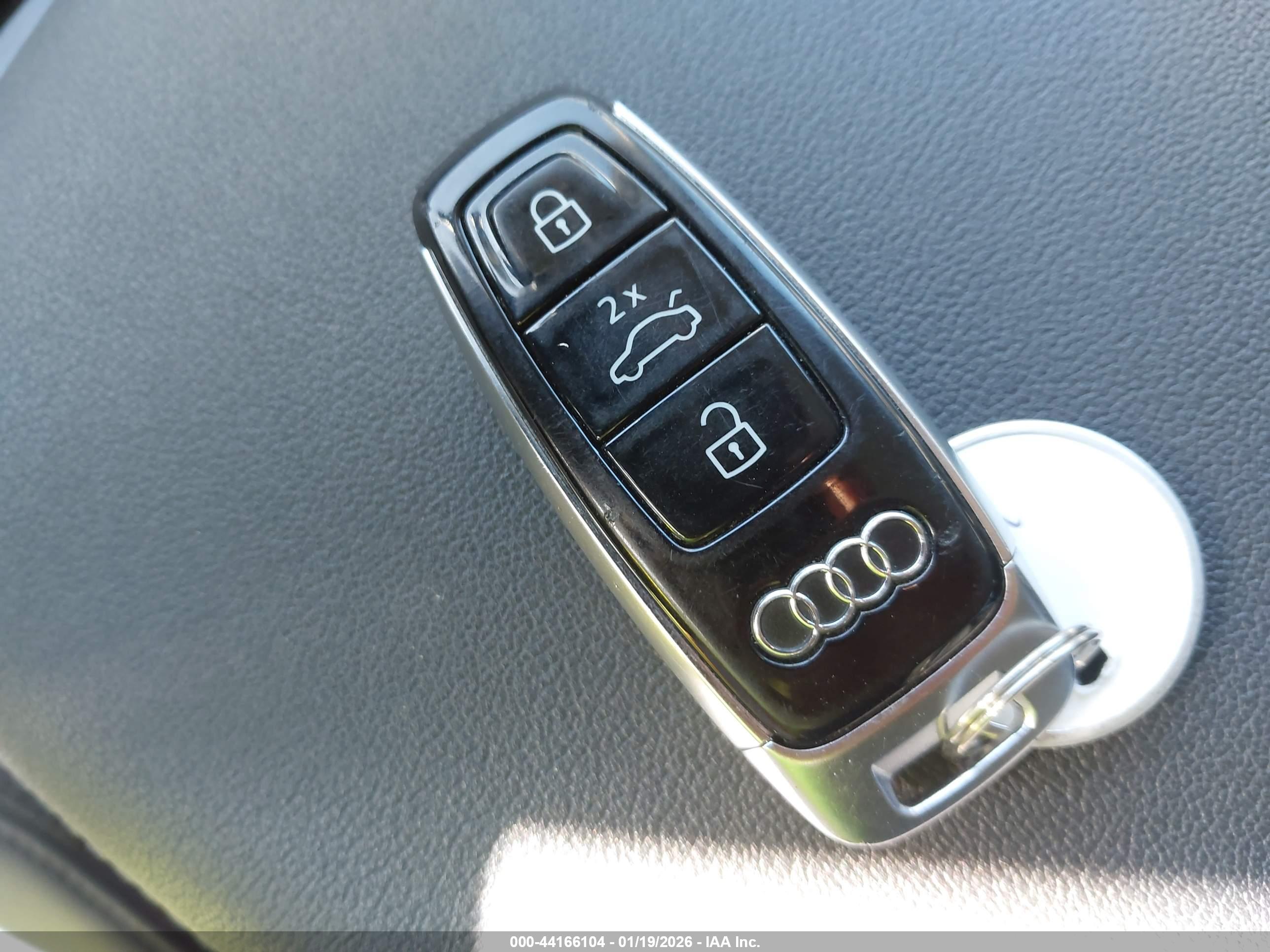 AUDI Q7 image 11