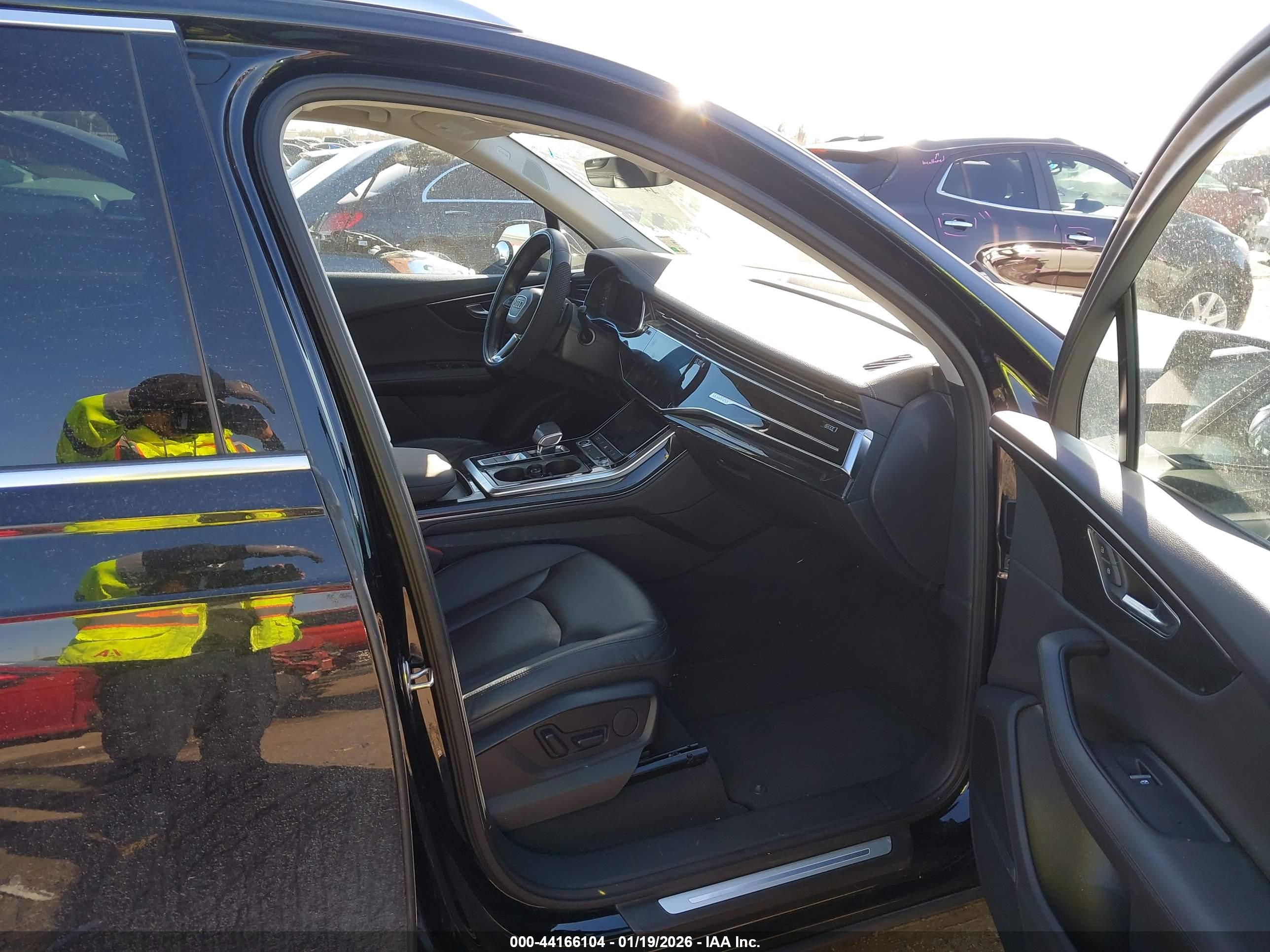 AUDI Q7 image 5