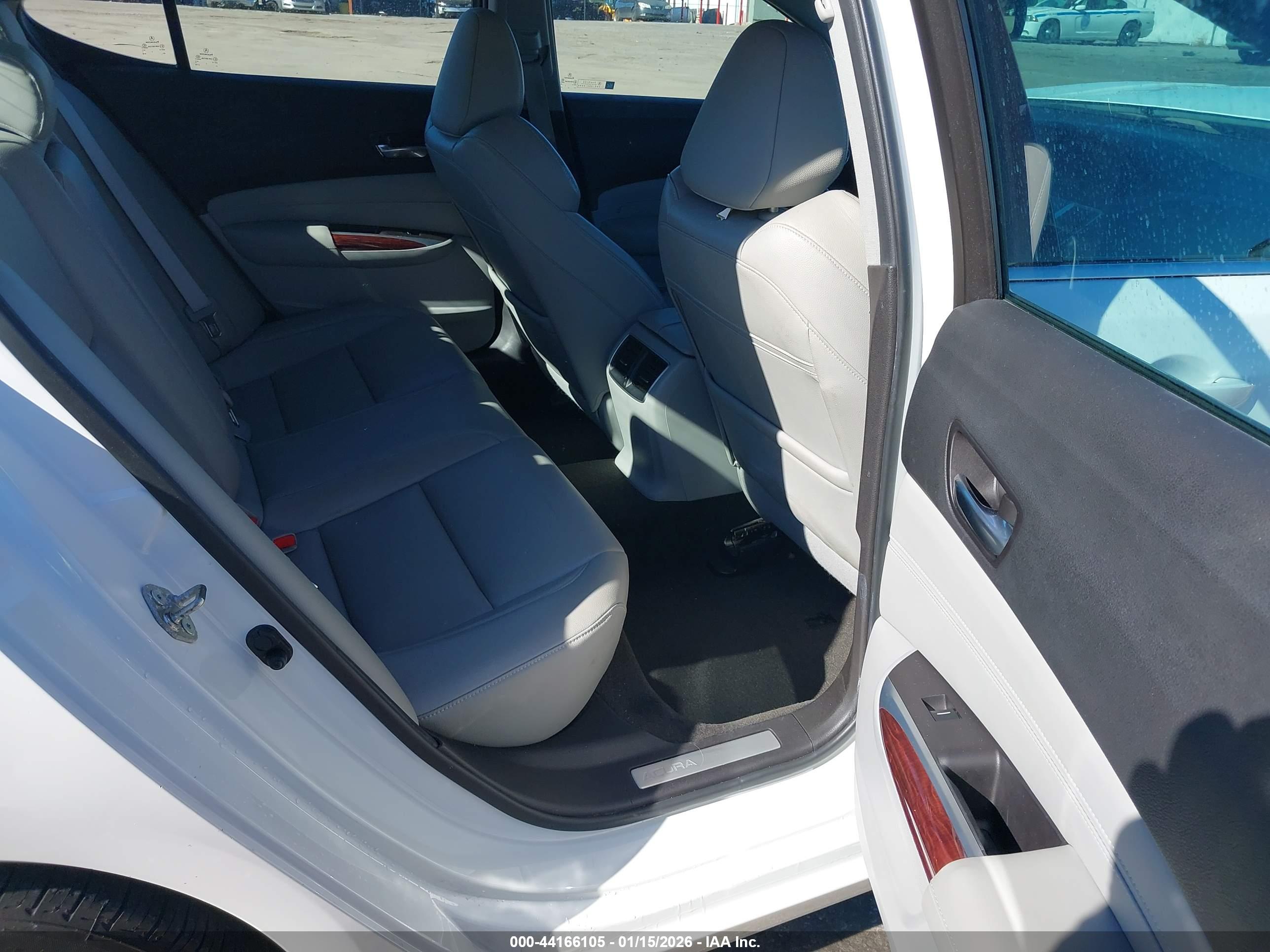 ACURA TLX image 8