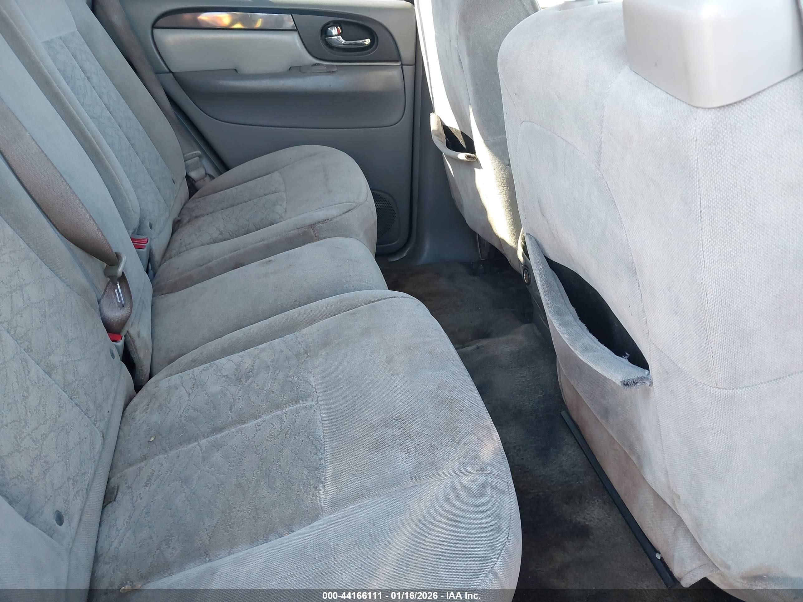 GMC ENVOY image 8