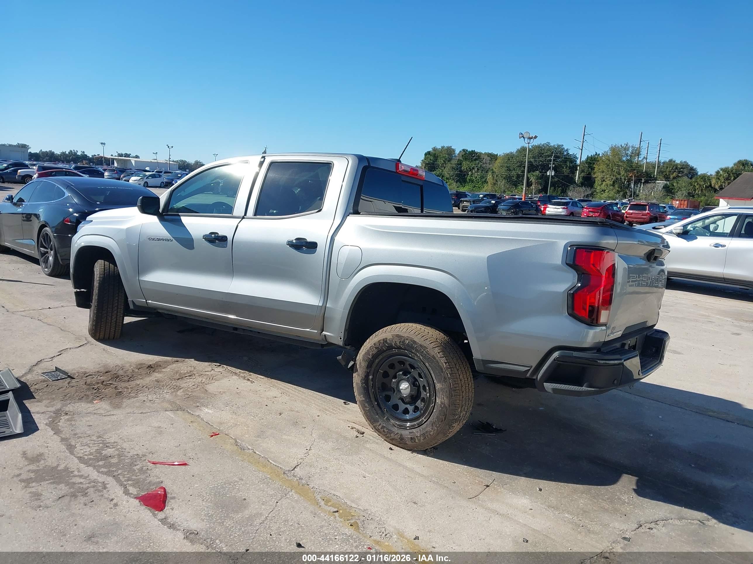 CHEVROLET COLORADO image 3