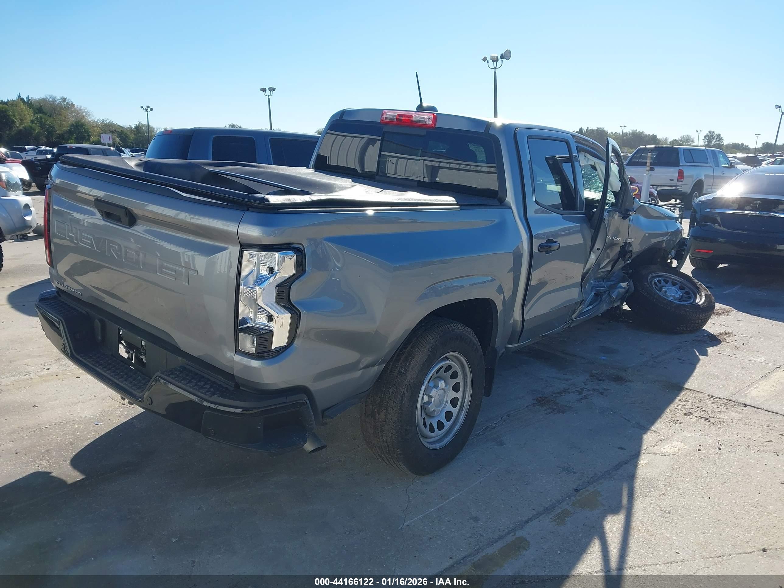 CHEVROLET COLORADO image 4