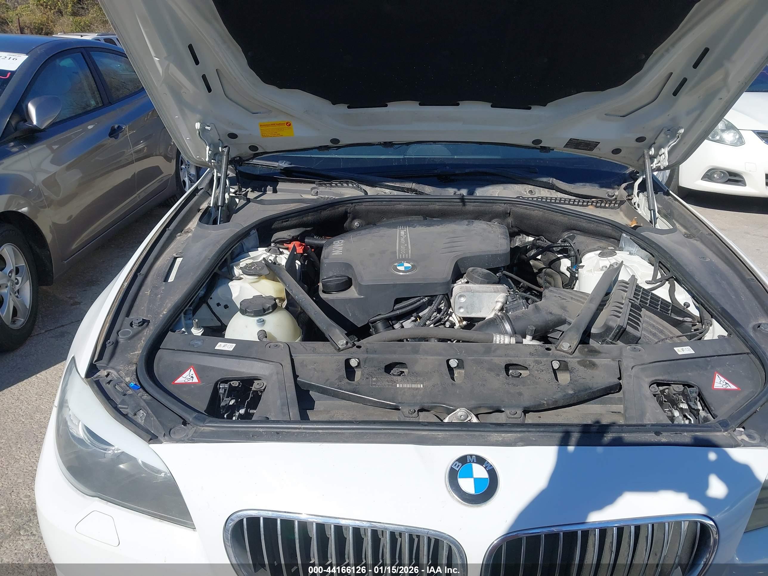 BMW 528I image 10