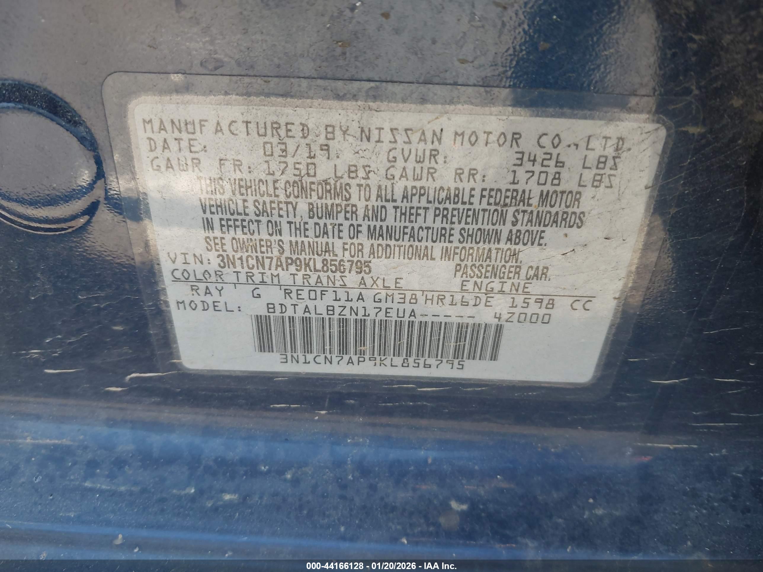 NISSAN VERSA image 9