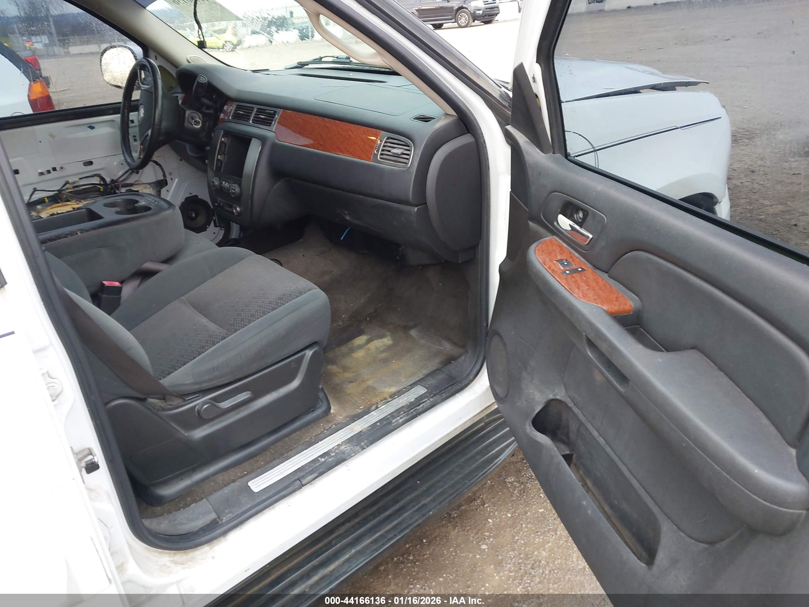GMC YUKON image 5