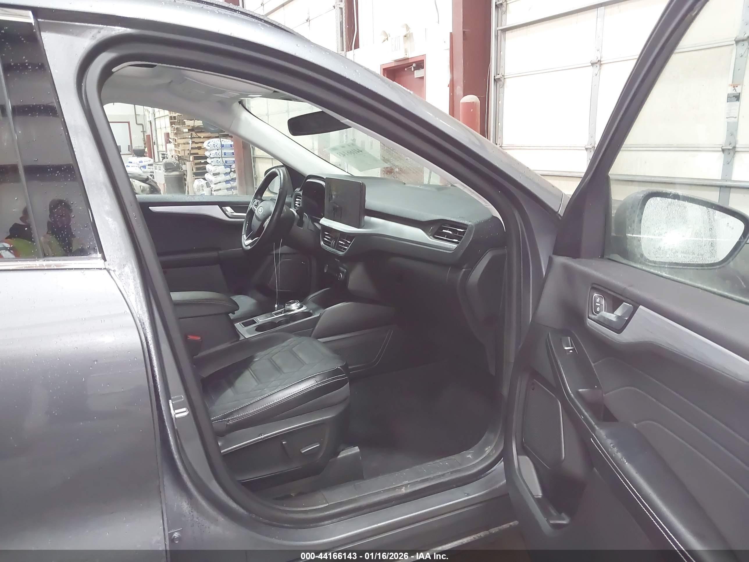 FORD ESCAPE image 5