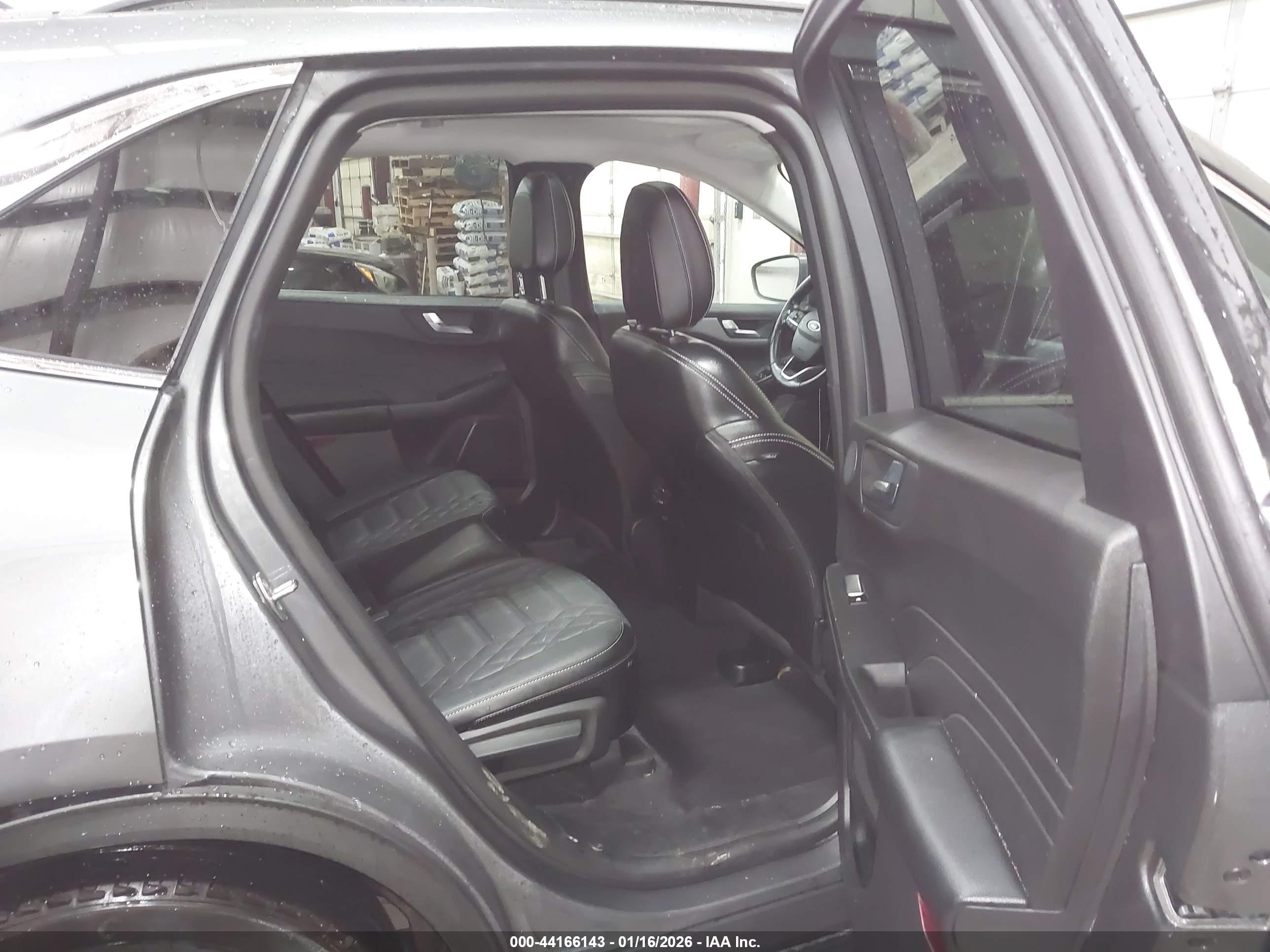 FORD ESCAPE image 8