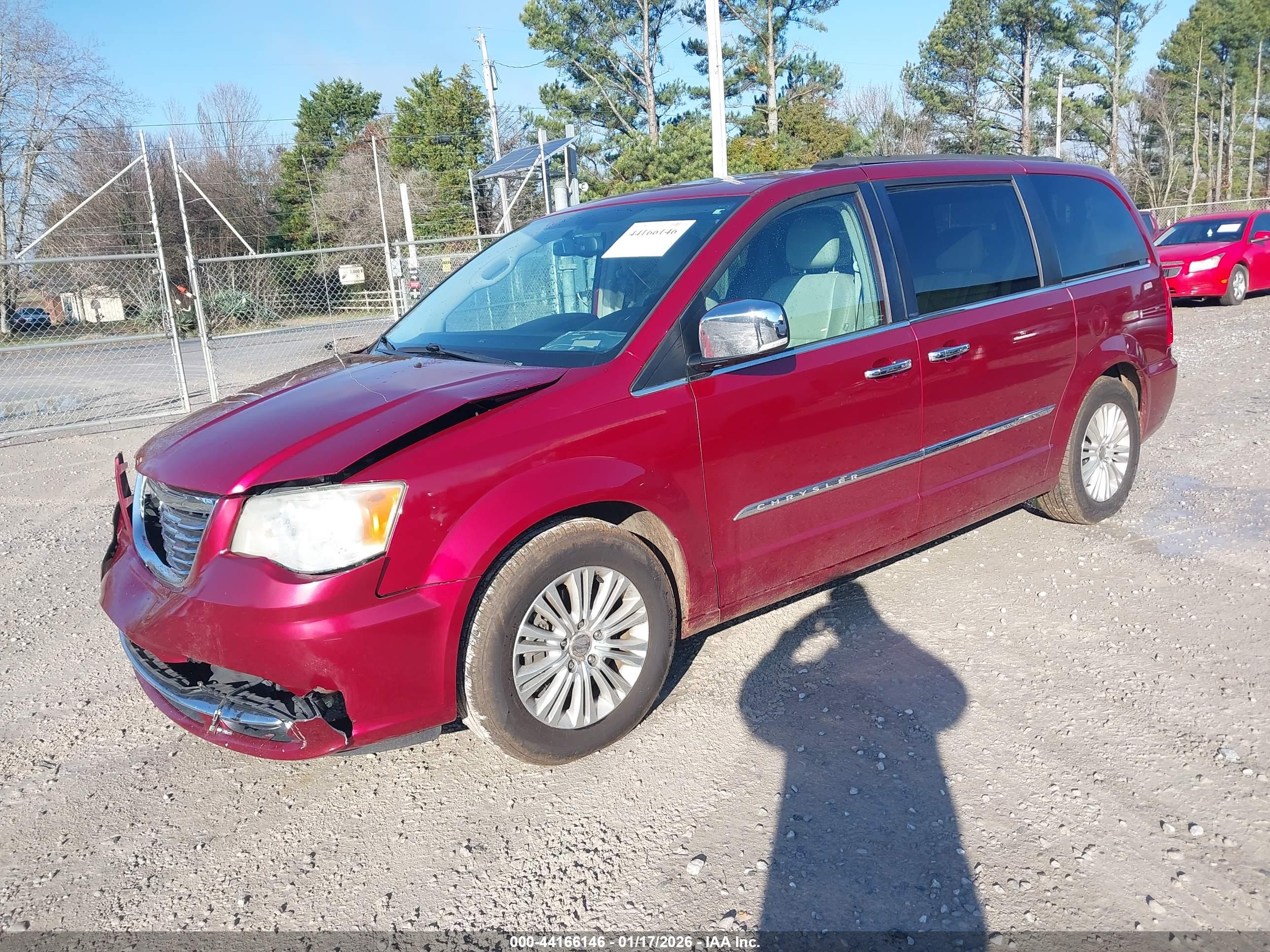 CHRYSLER TOWN image 2