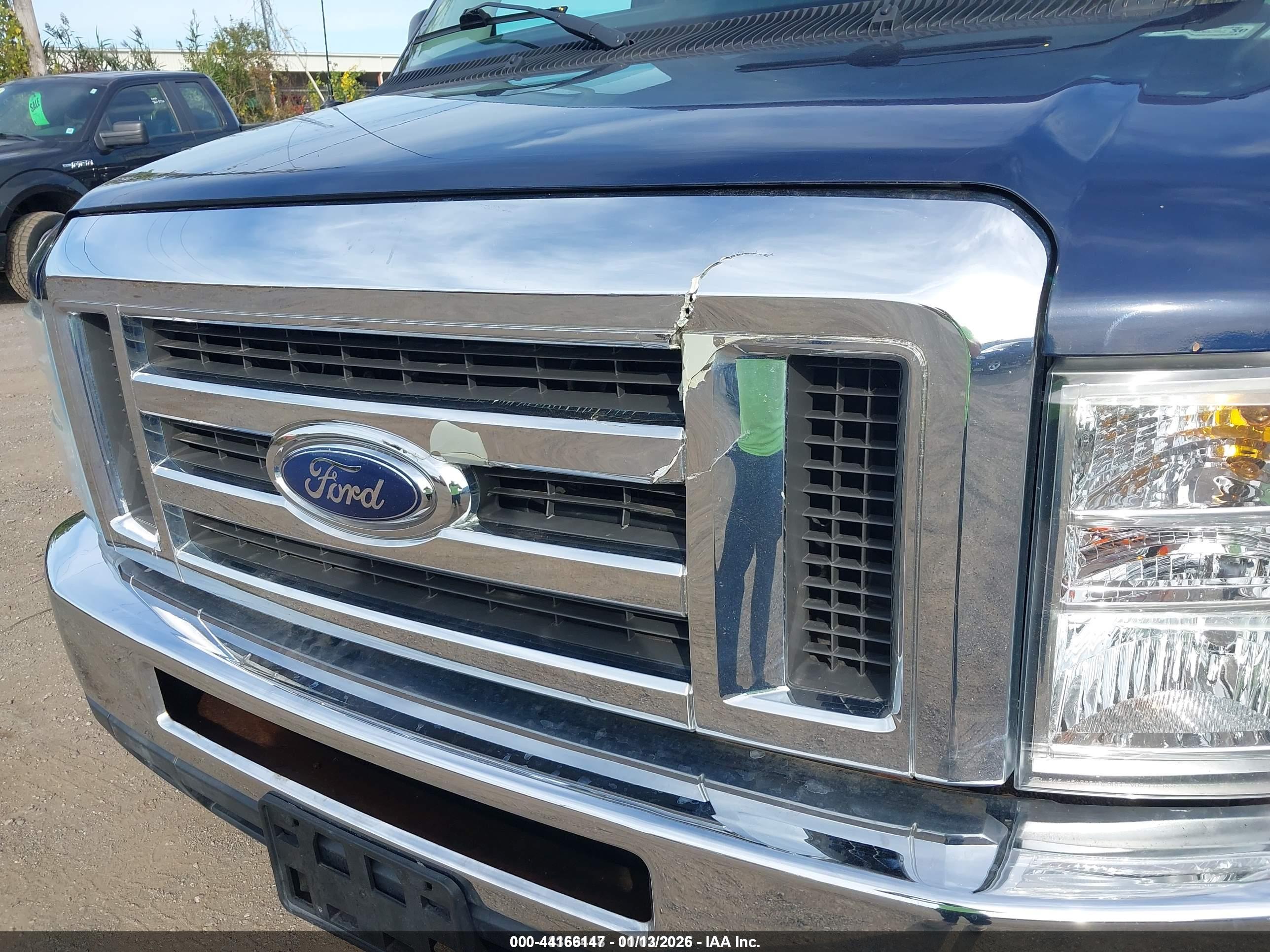 FORD E-250 image 6