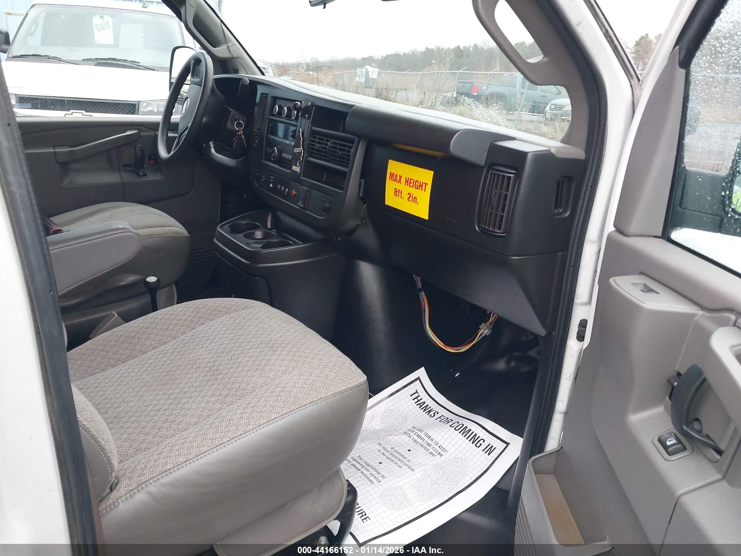 CHEVROLET EXPRESS image 5