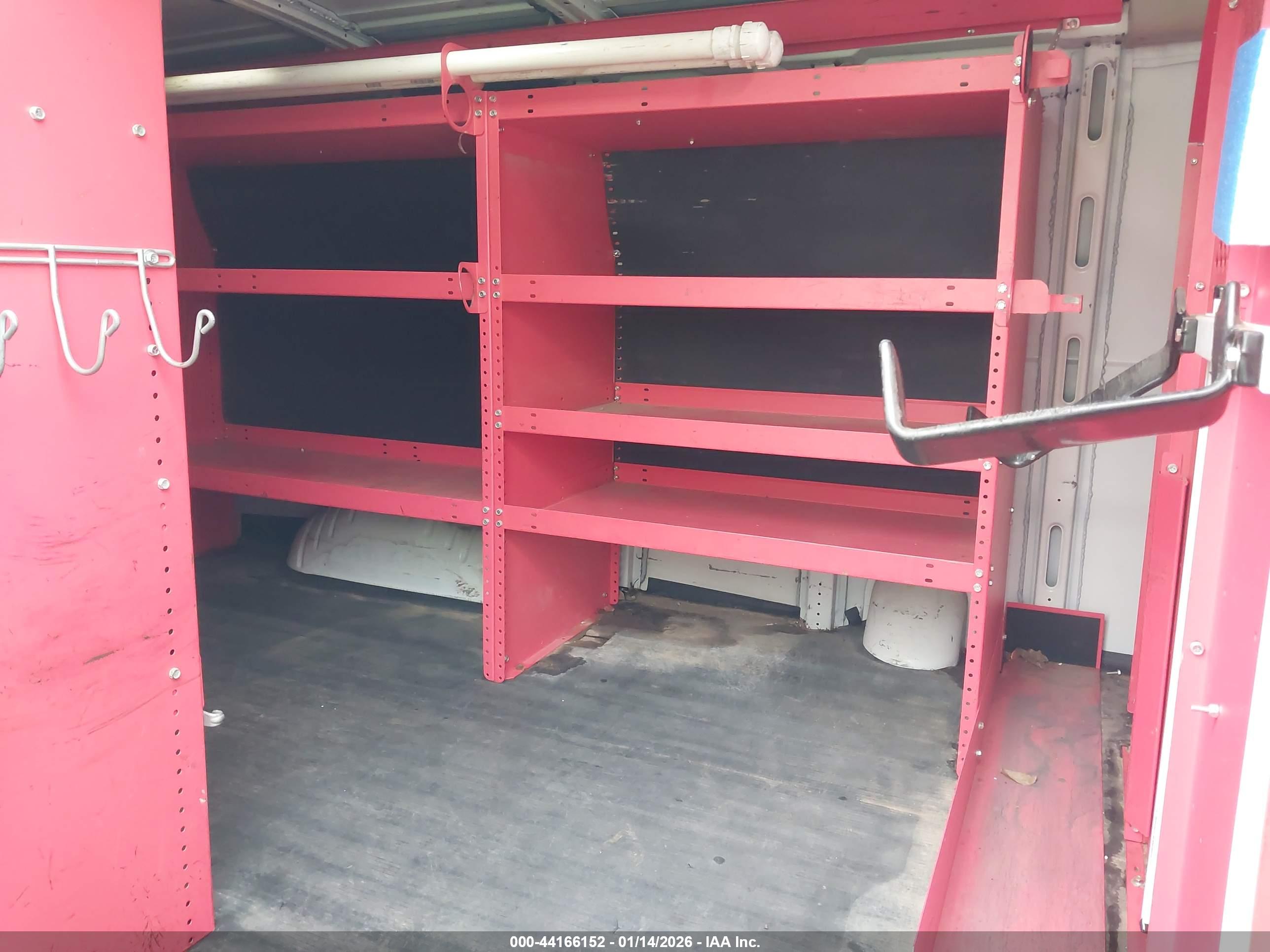 CHEVROLET EXPRESS image 8