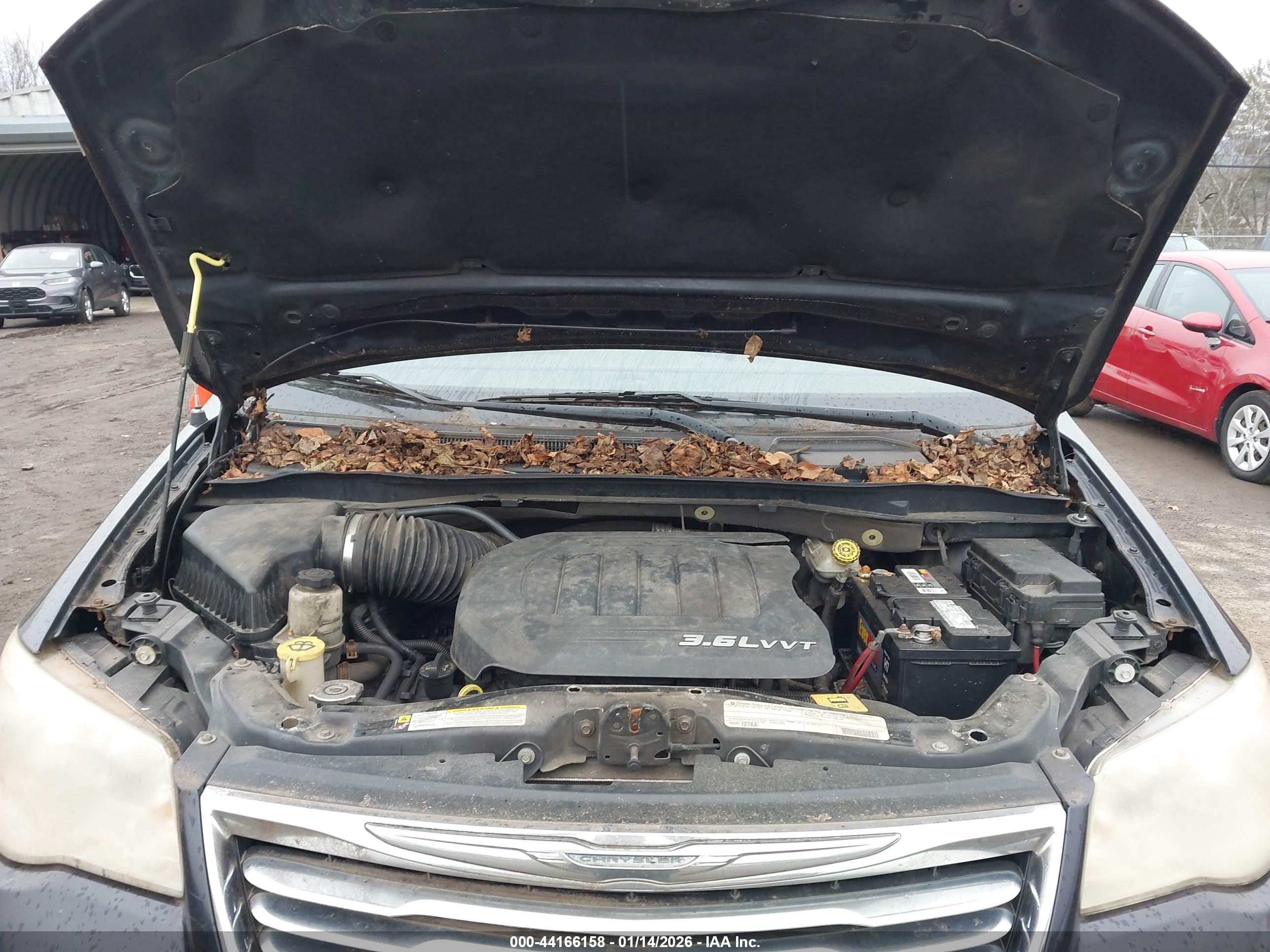 CHRYSLER TOWN image 10