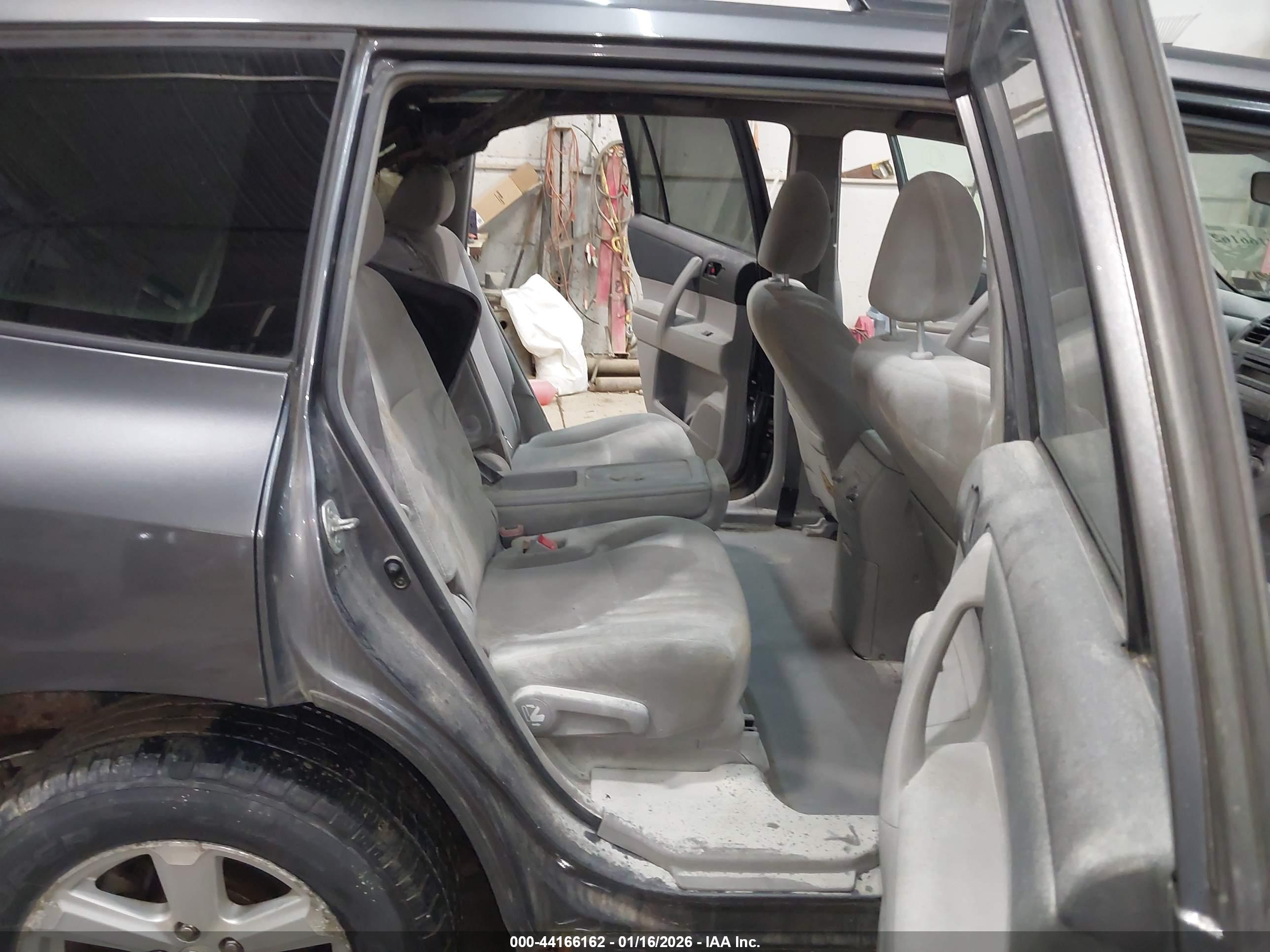 TOYOTA HIGHLANDER image 8