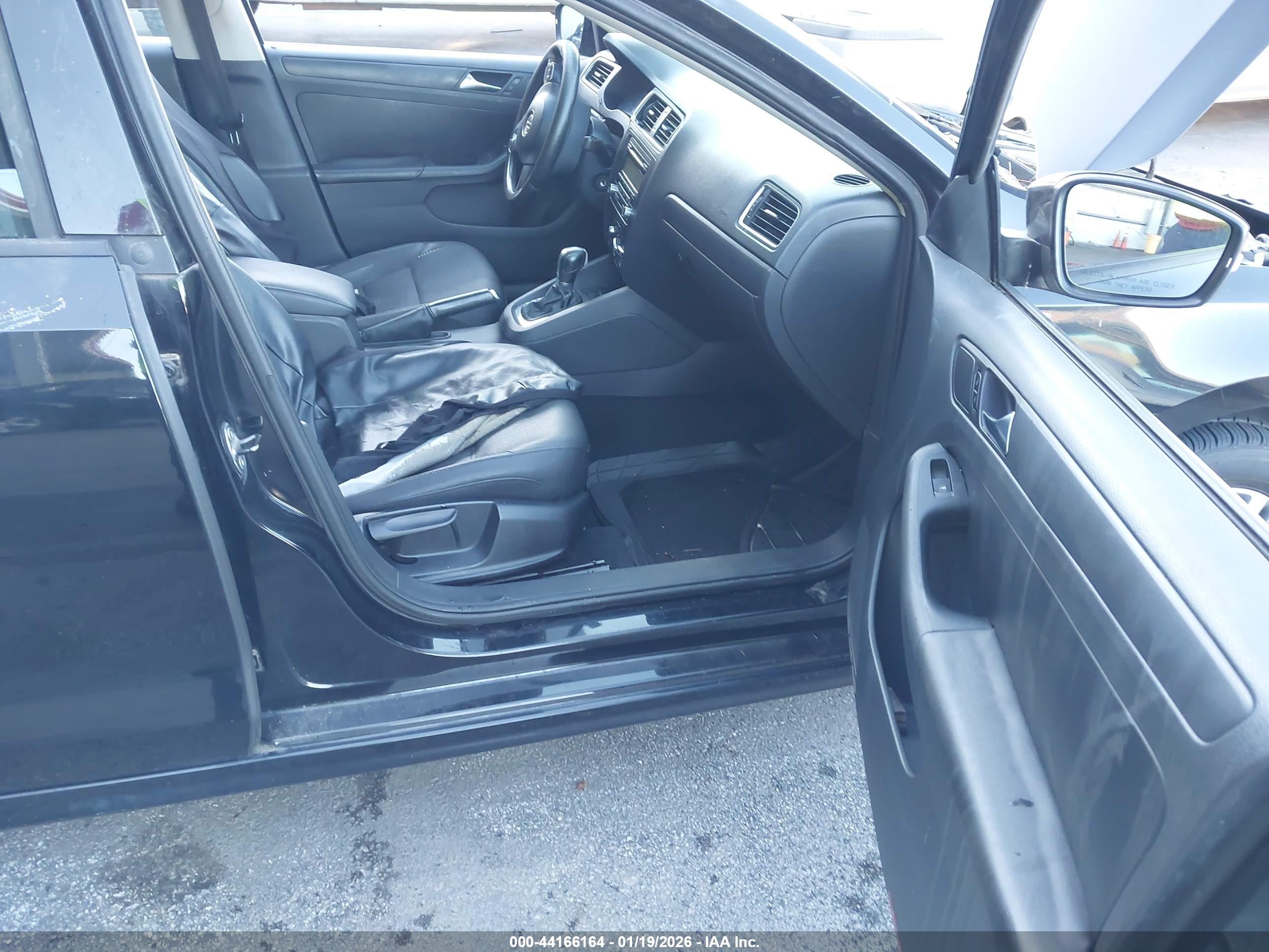 VOLKSWAGEN JETTA image 5