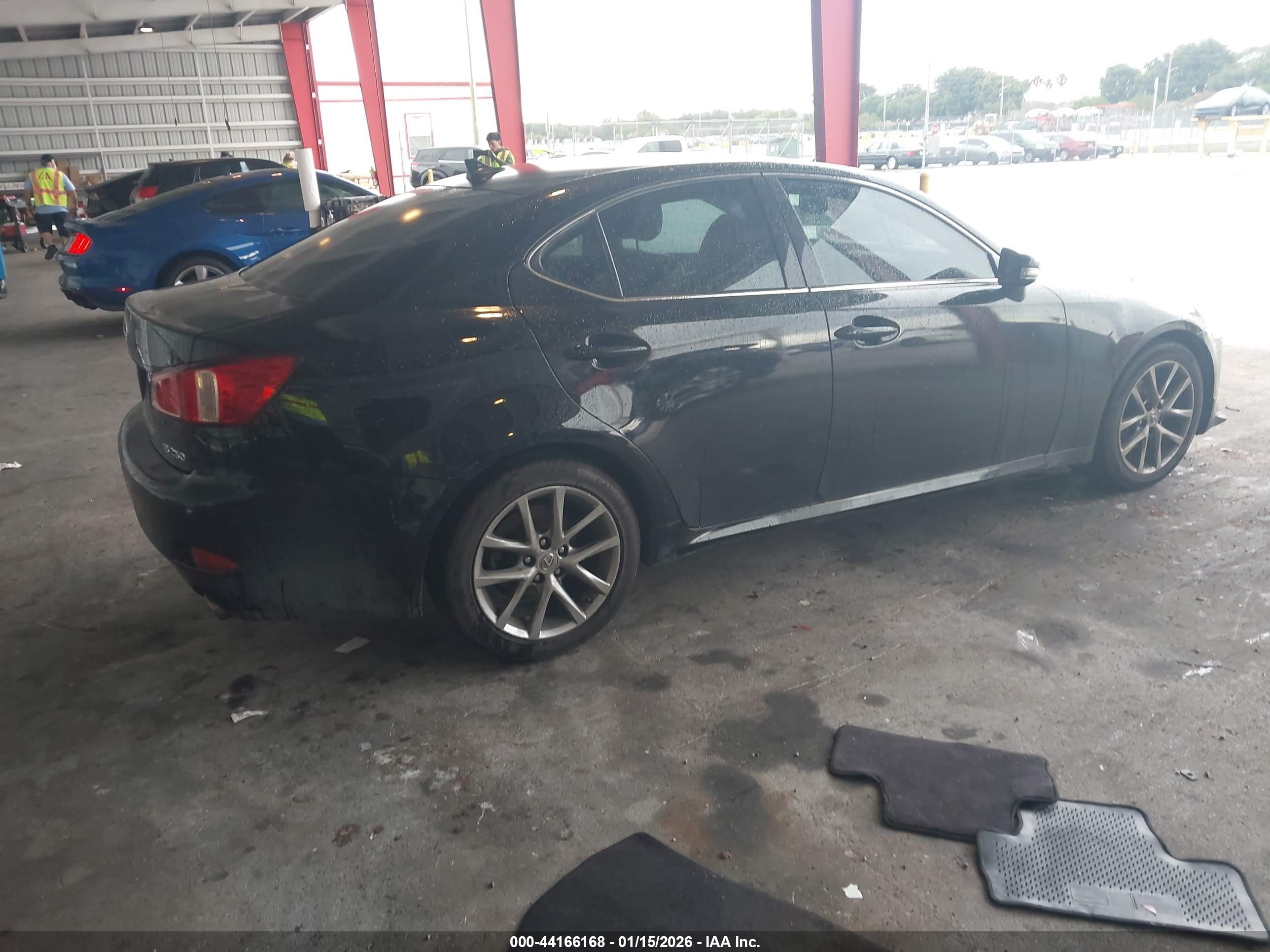 LEXUS IS image 4