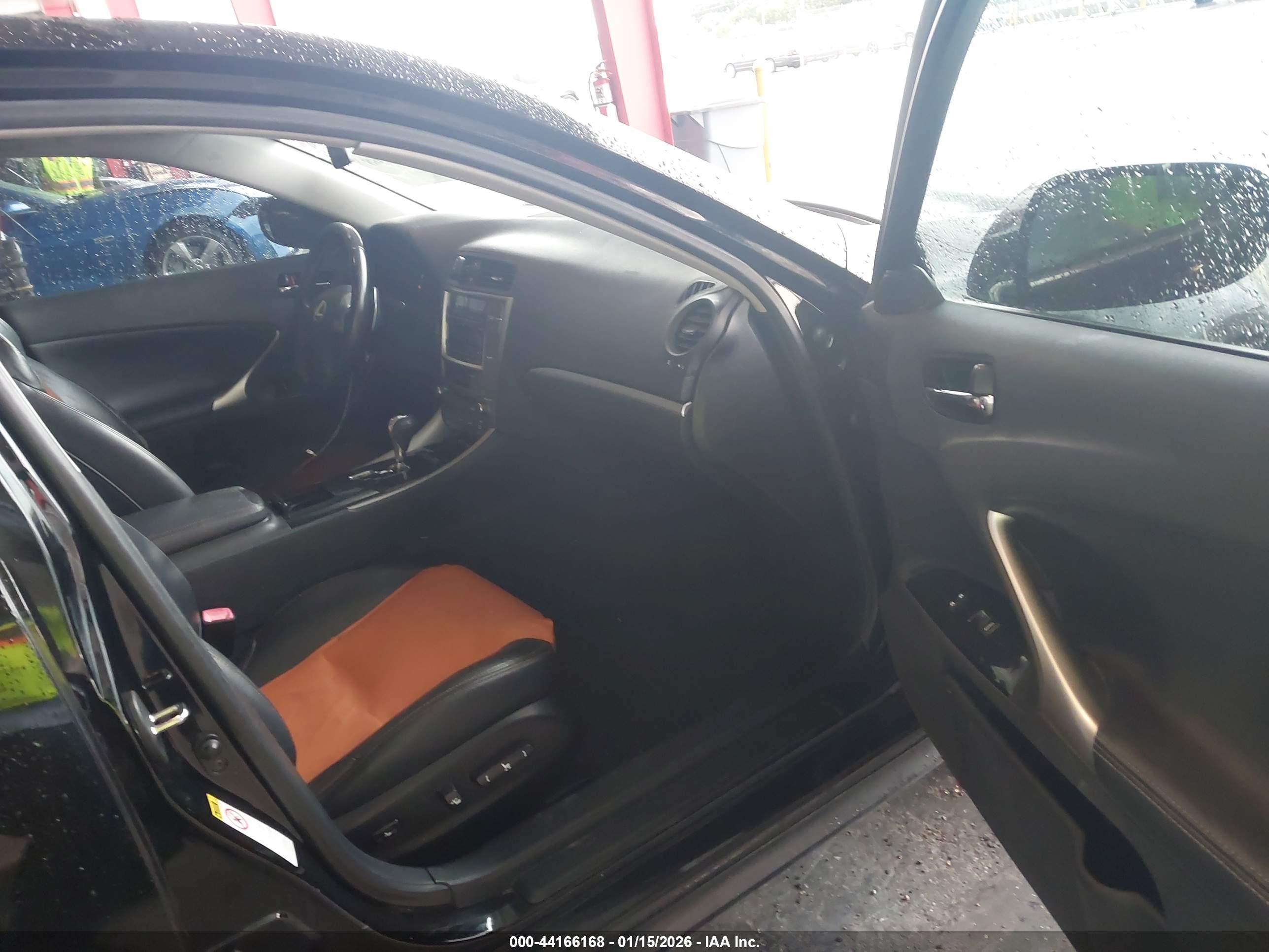 LEXUS IS image 5