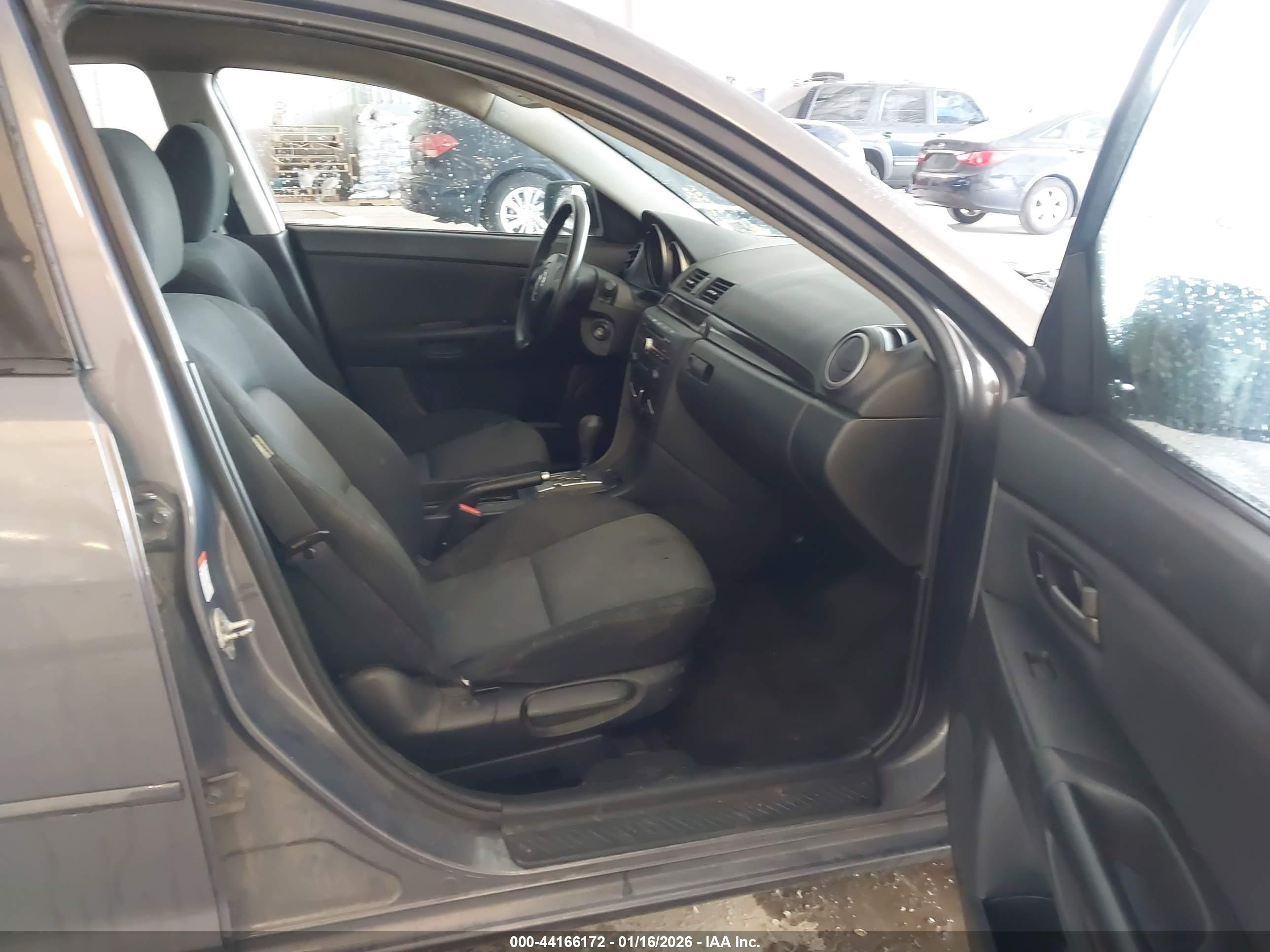 MAZDA MAZDA3 image 5