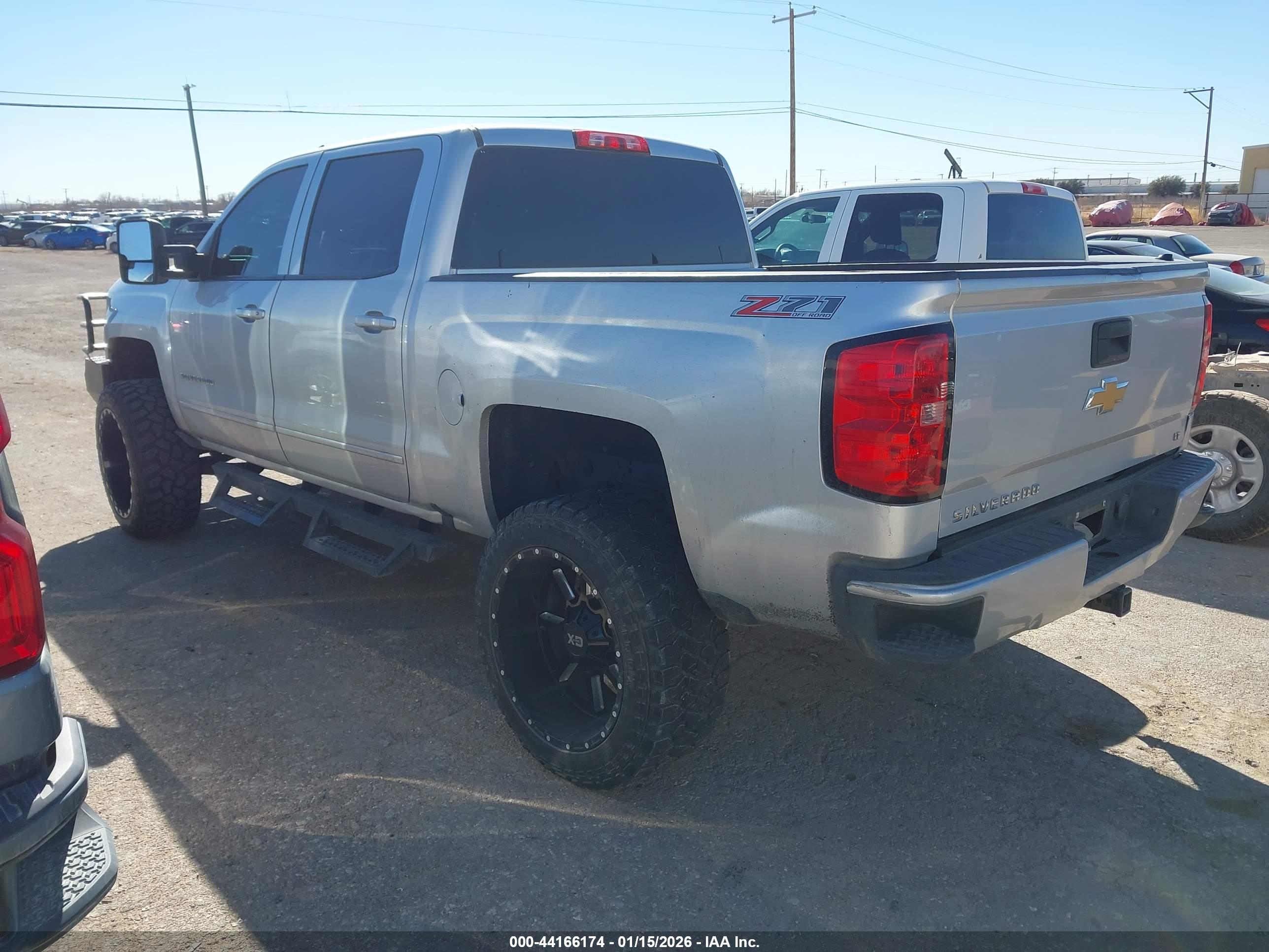 CHEVROLET SILVERADO image 3