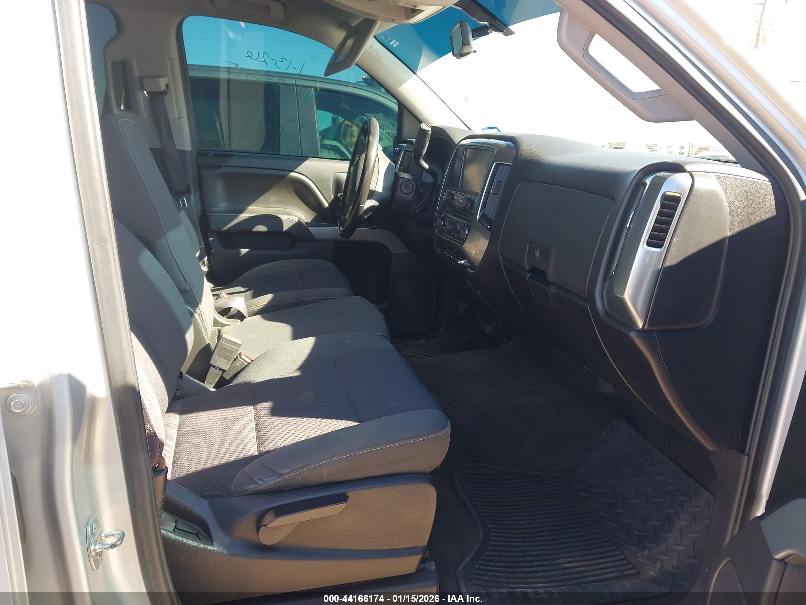 CHEVROLET SILVERADO image 5