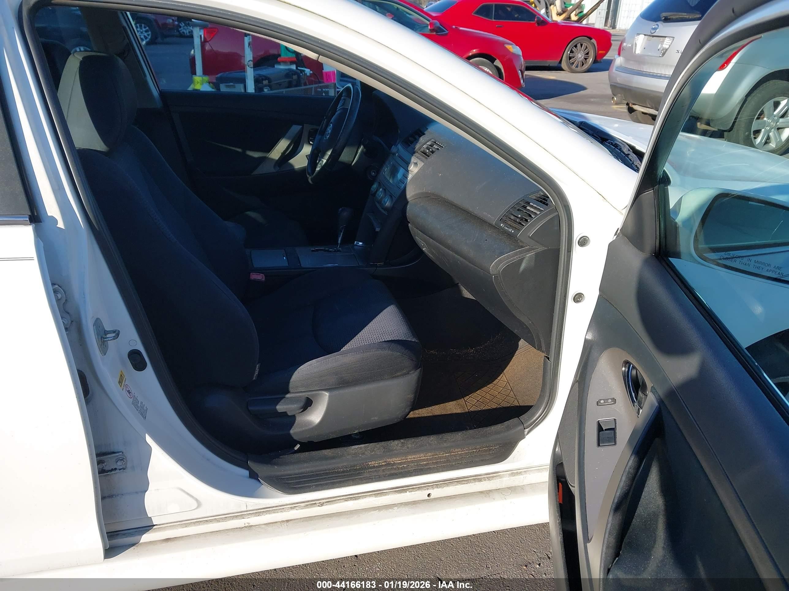 TOYOTA CAMRY image 5