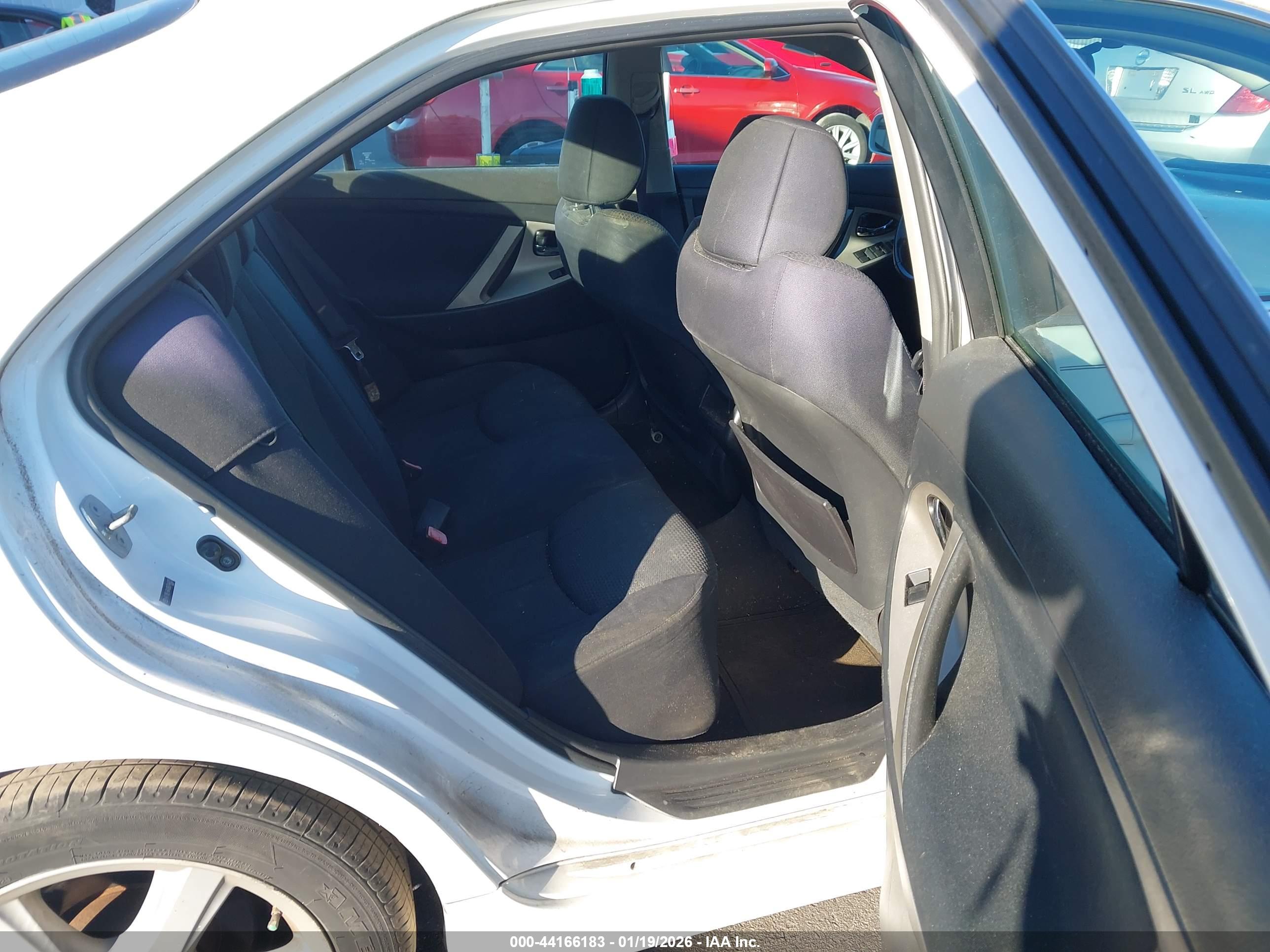 TOYOTA CAMRY image 8