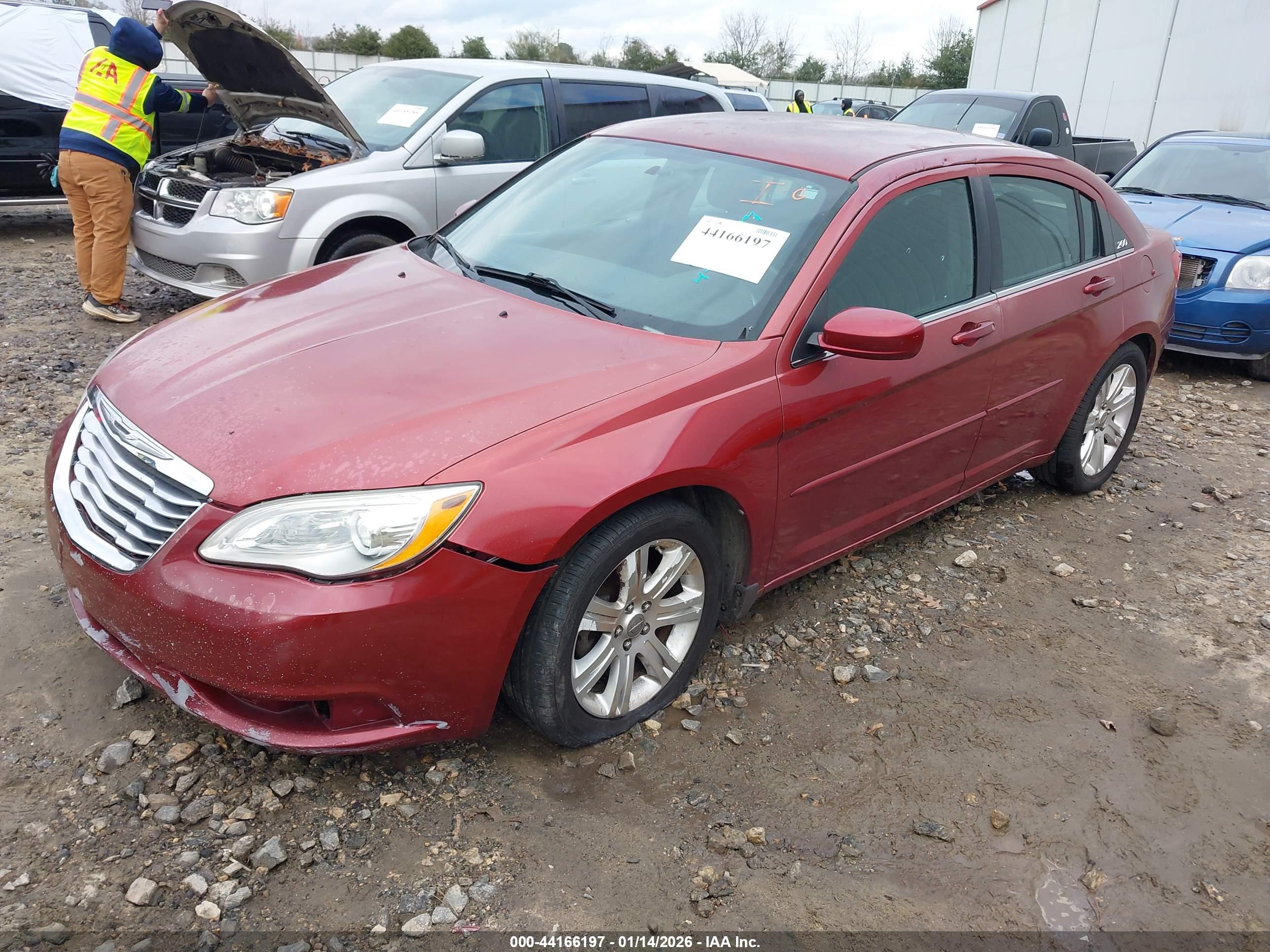 CHRYSLER 200 image 2