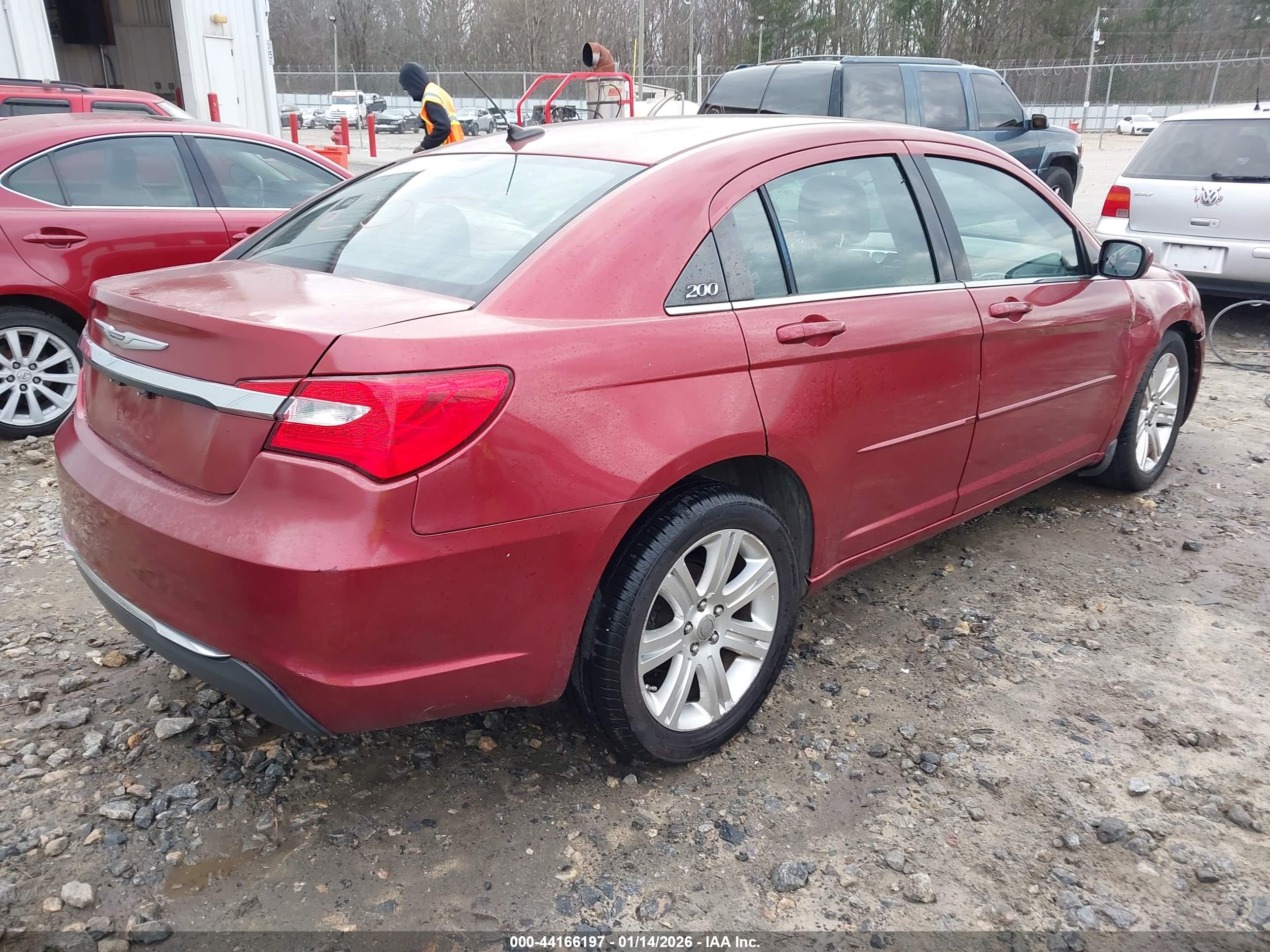 CHRYSLER 200 image 4