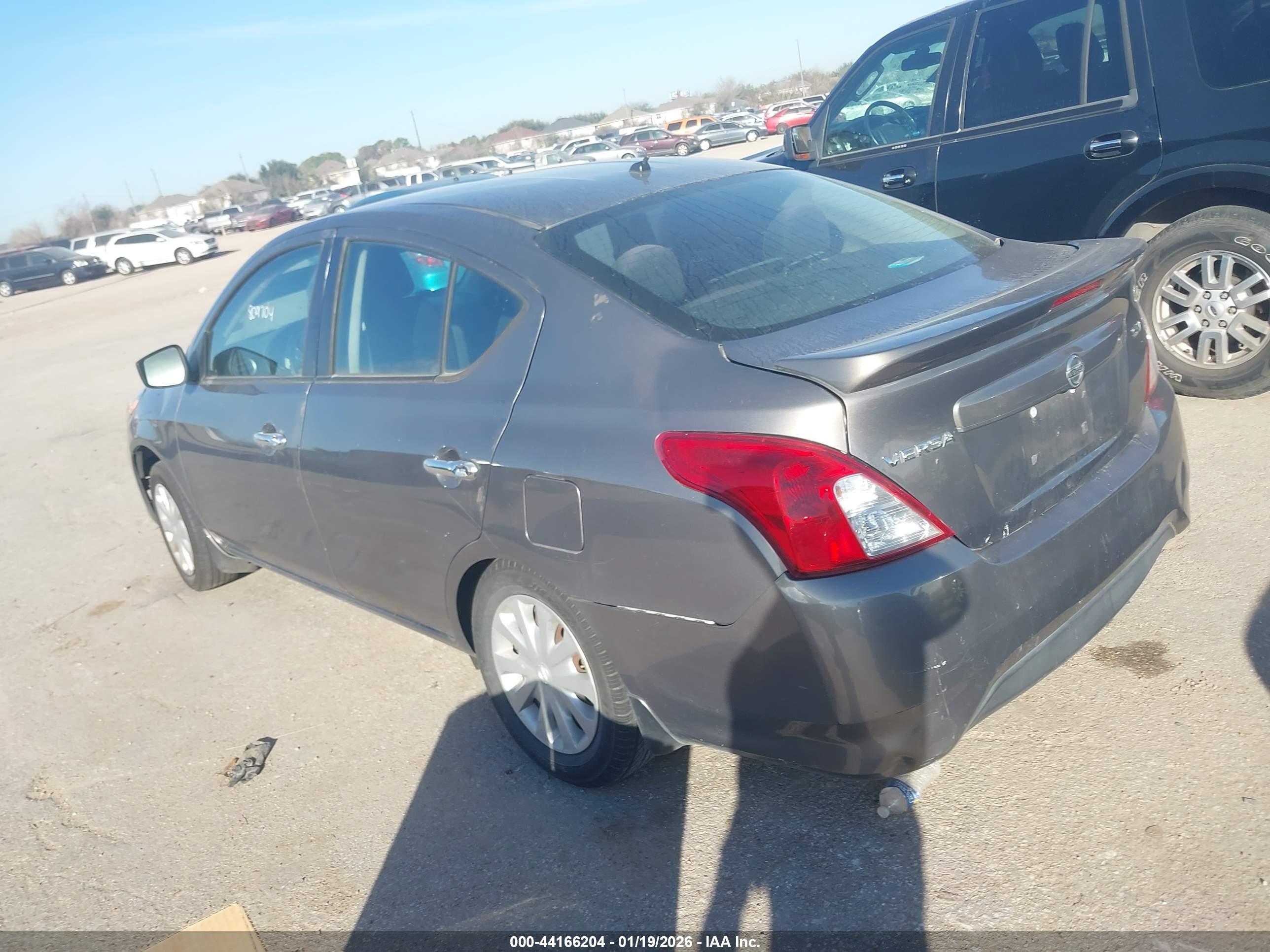 NISSAN VERSA image 3