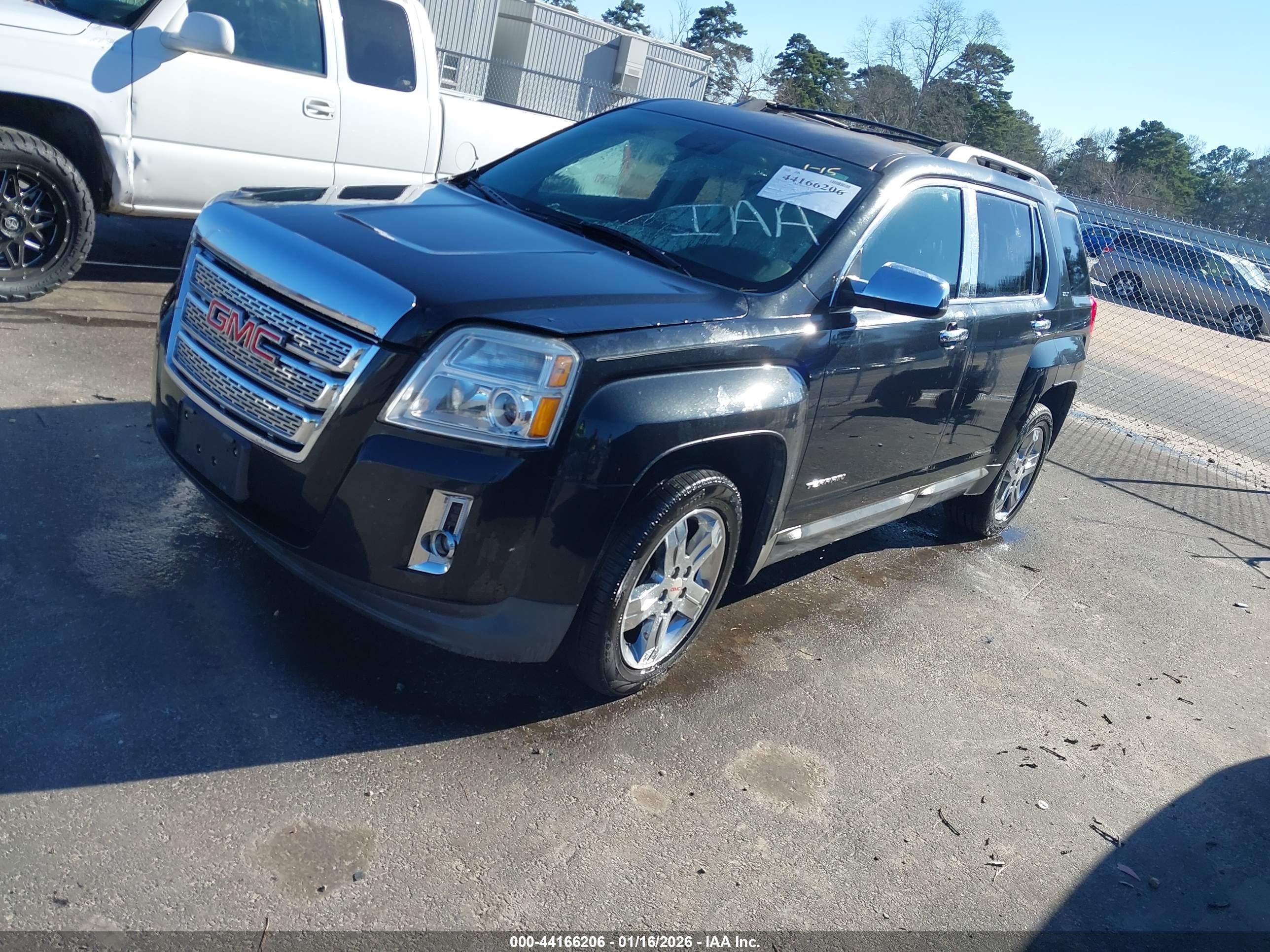 GMC TERRAIN image 2