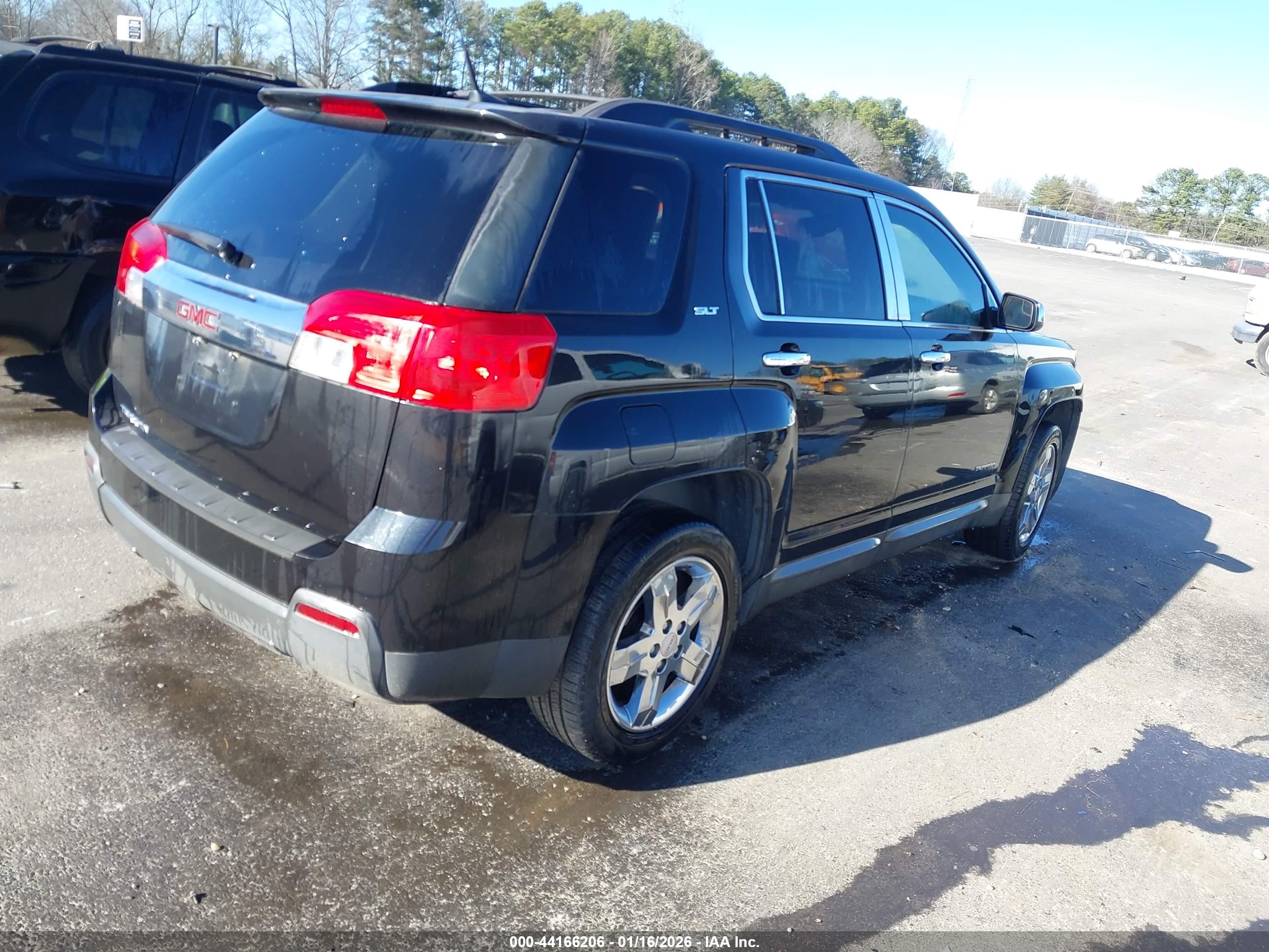 GMC TERRAIN image 4