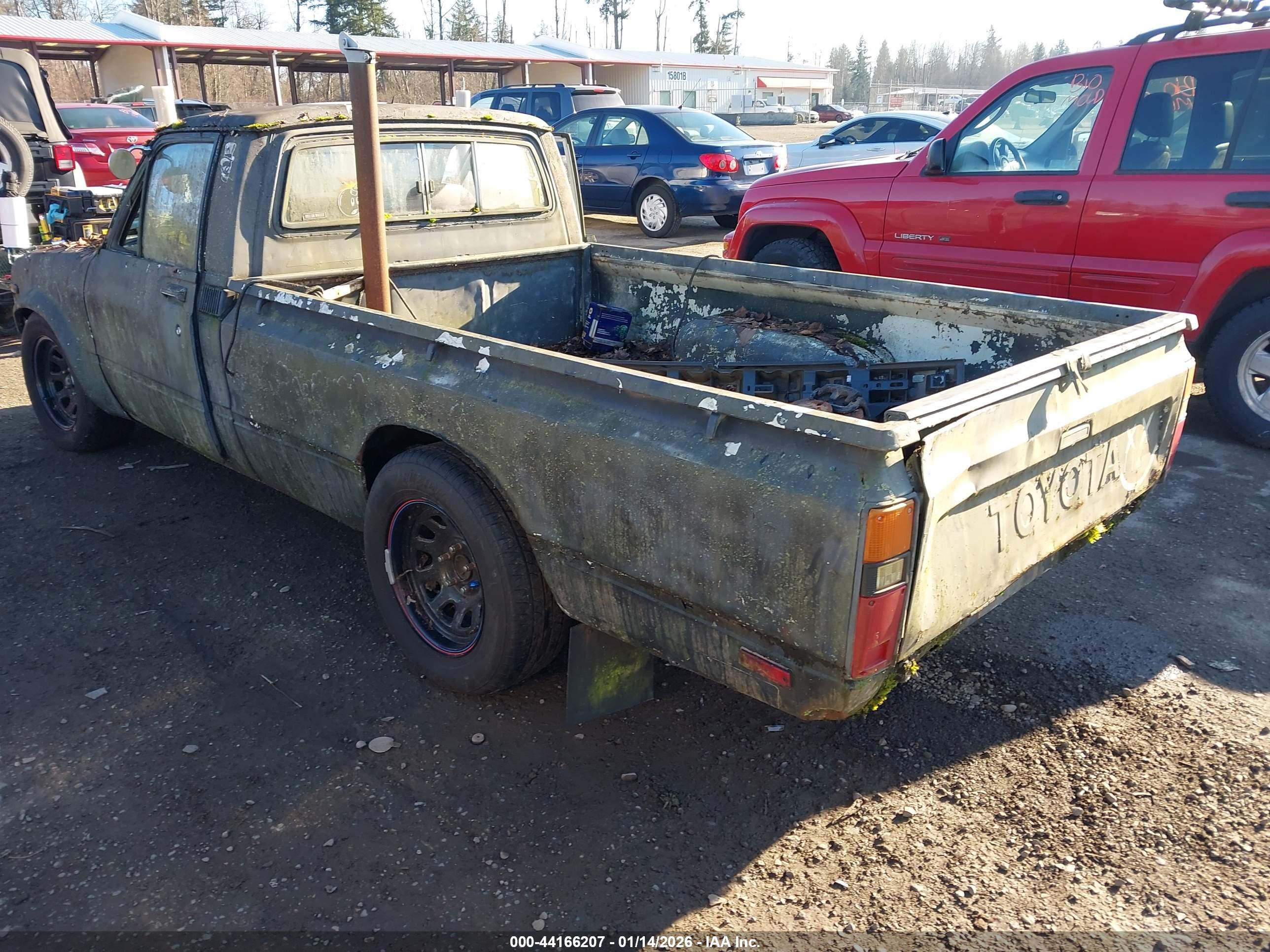 TOYOTA PICKUP image 3