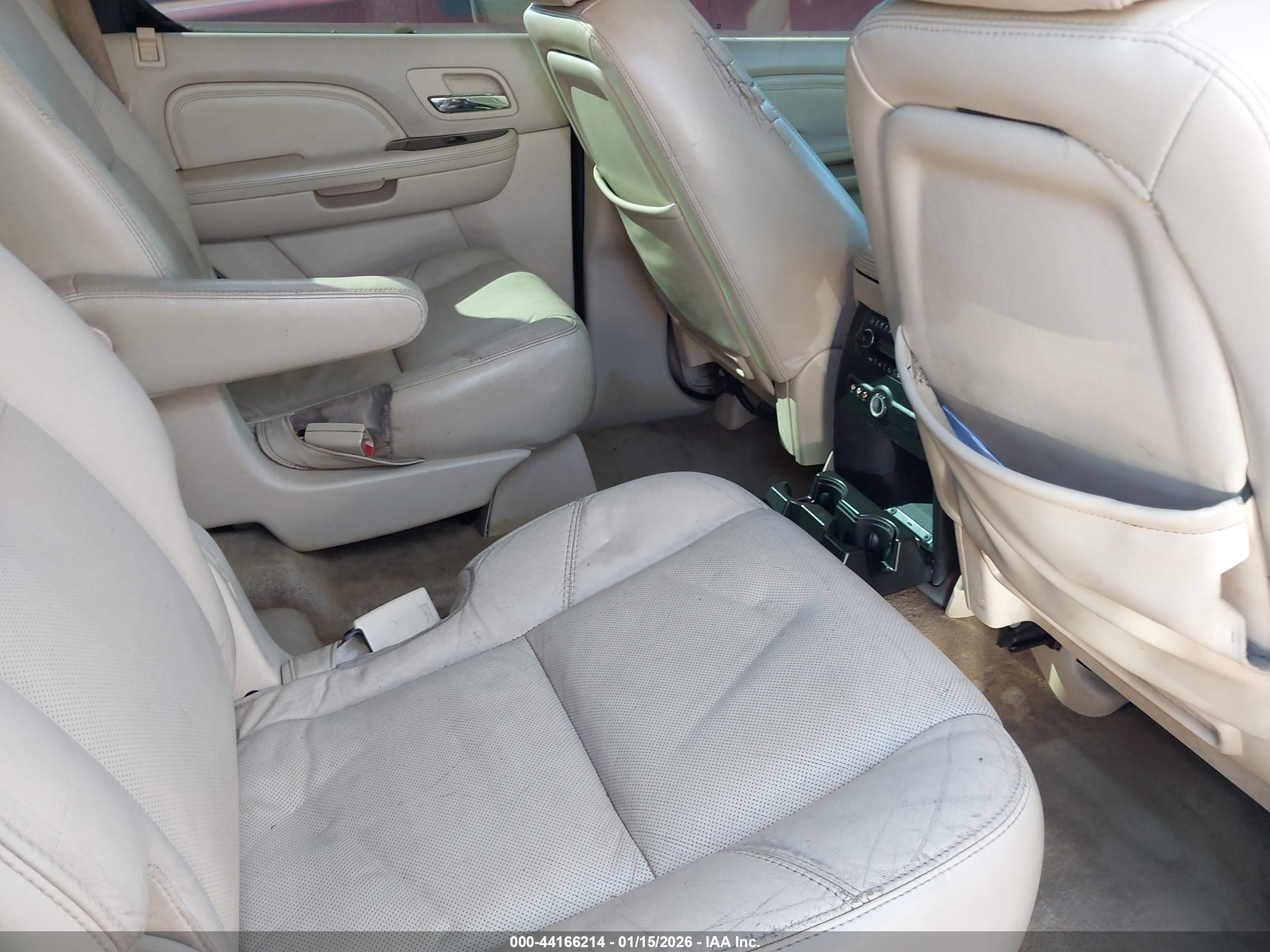 CADILLAC ESCALADE image 8