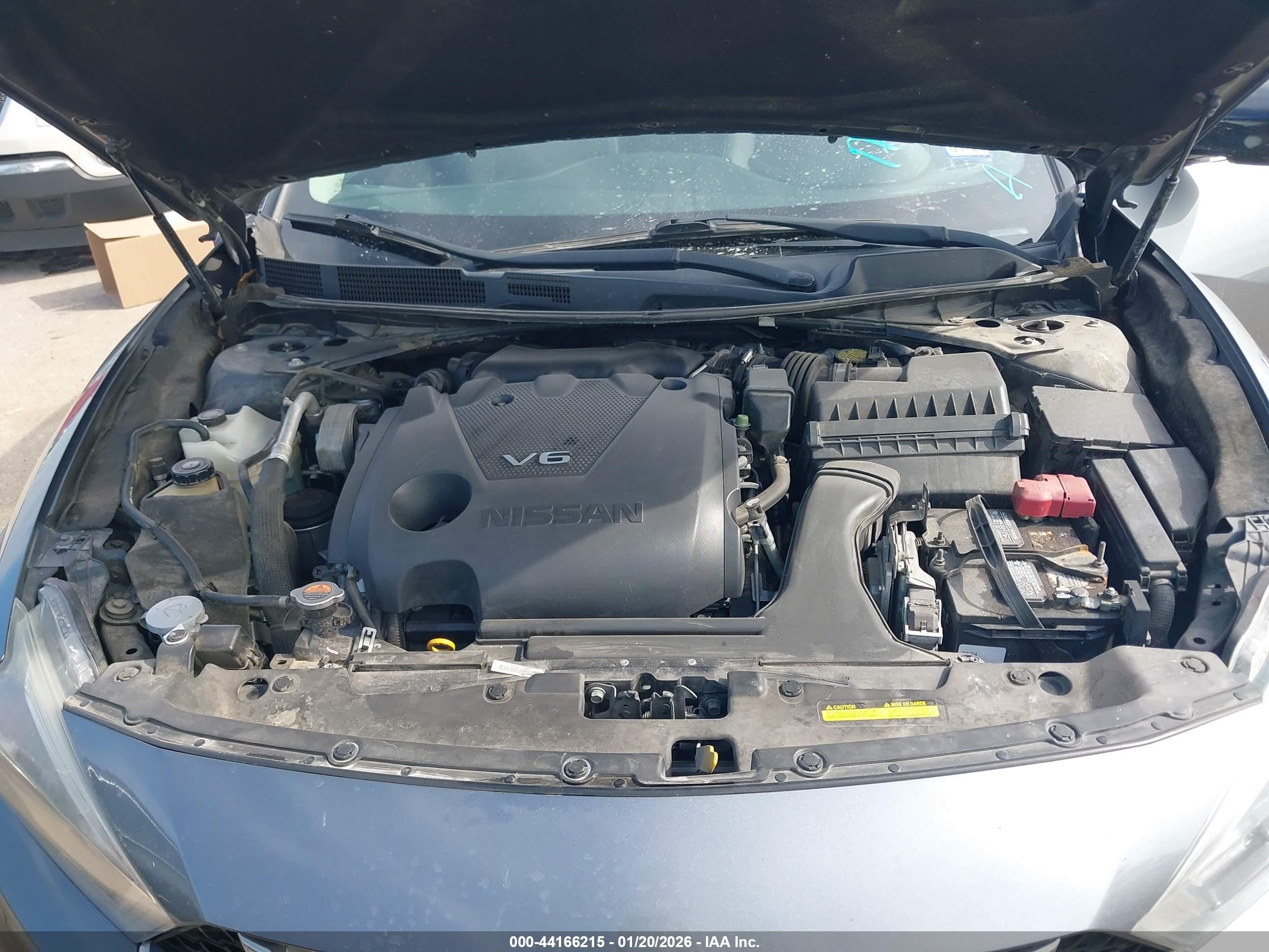 NISSAN MAXIMA image 10