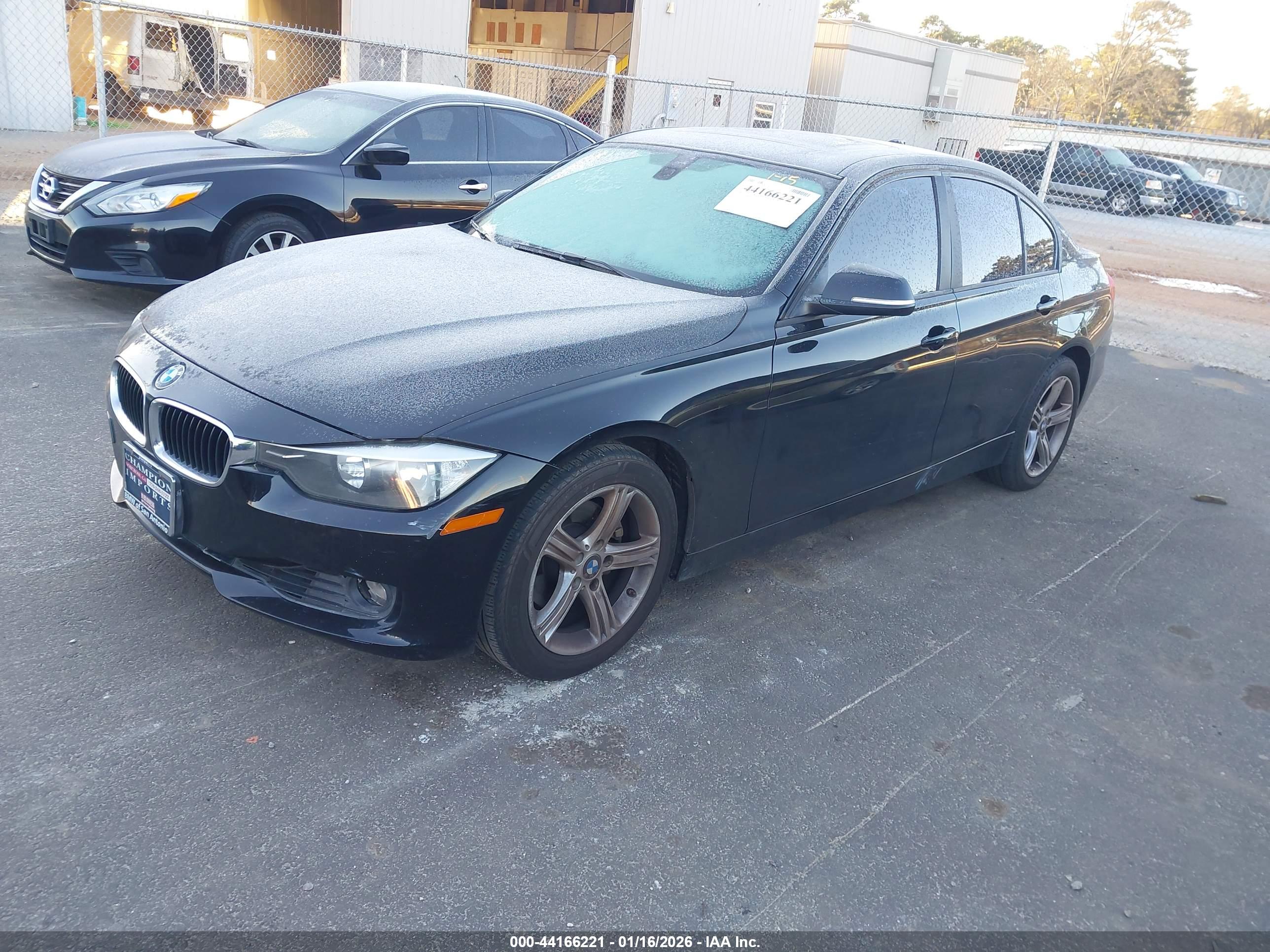 BMW 328I image 2