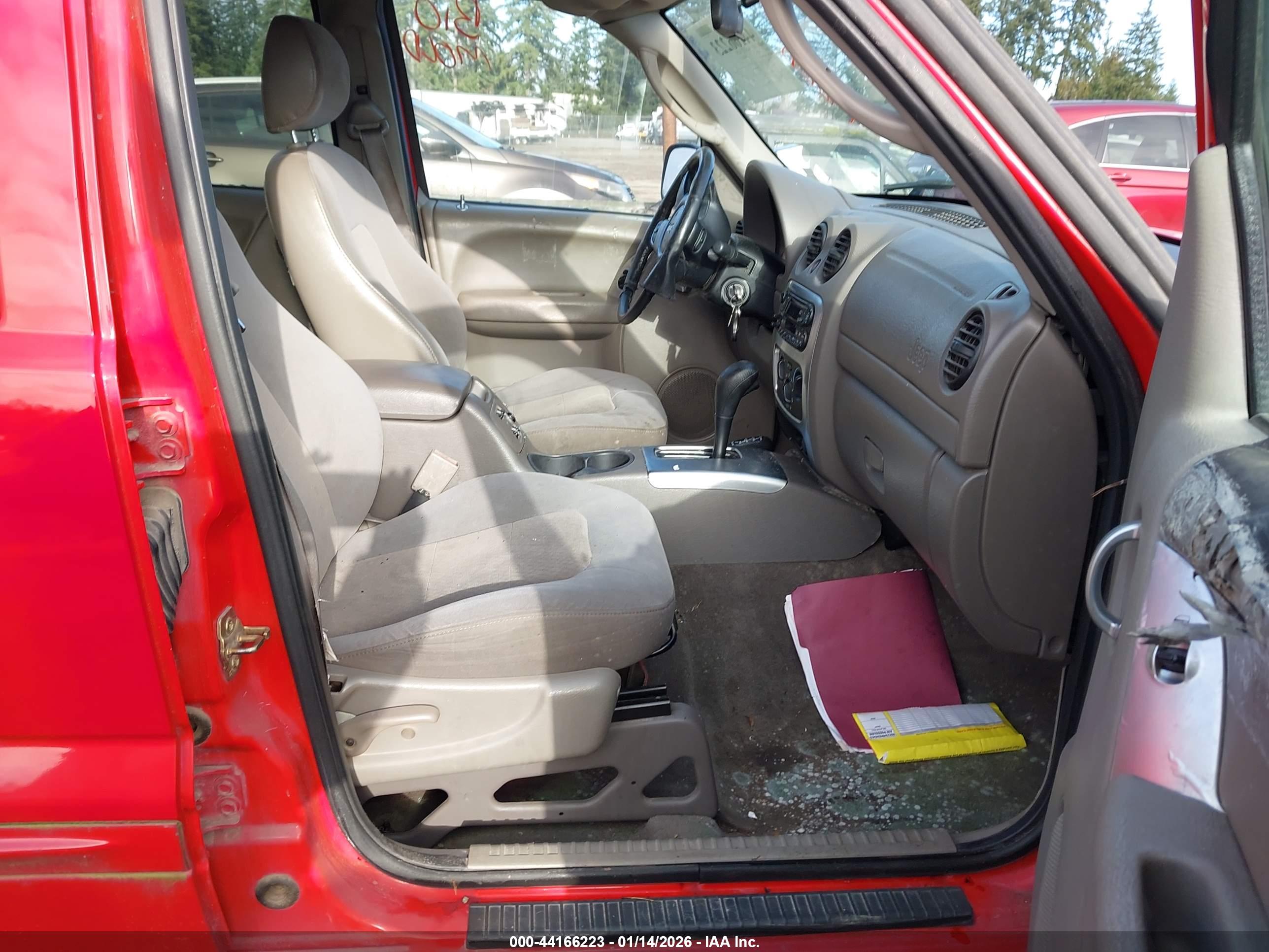 JEEP LIBERTY image 5