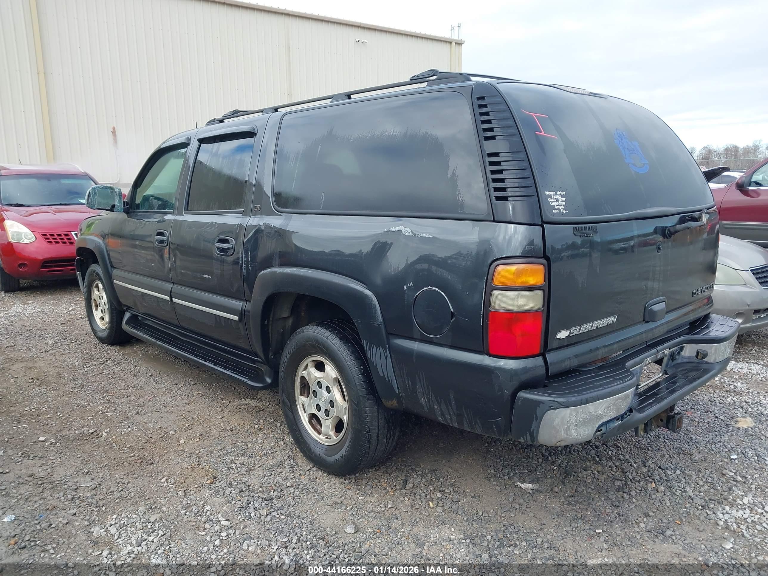 CHEVROLET SUBURBAN image 3