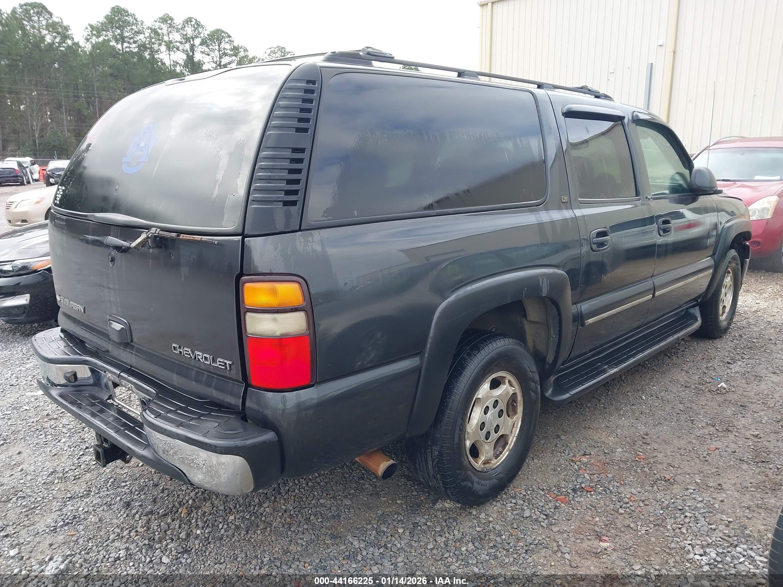 CHEVROLET SUBURBAN image 4